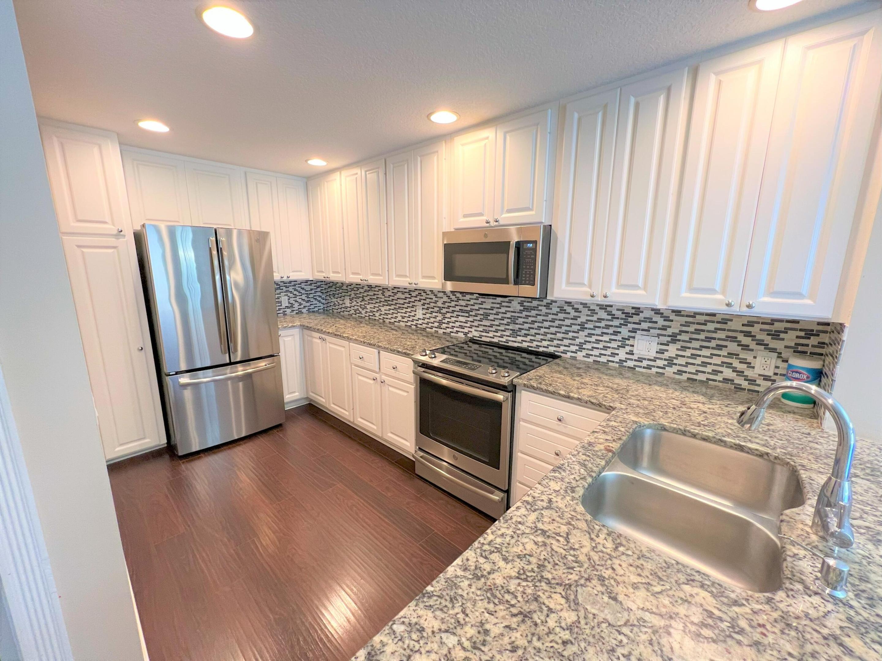 3368 Greenway Drive