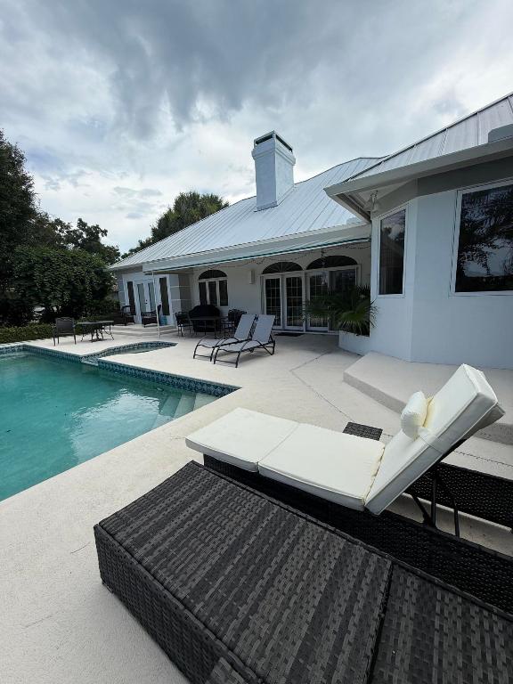 4381 SW Parkgate Boulevard