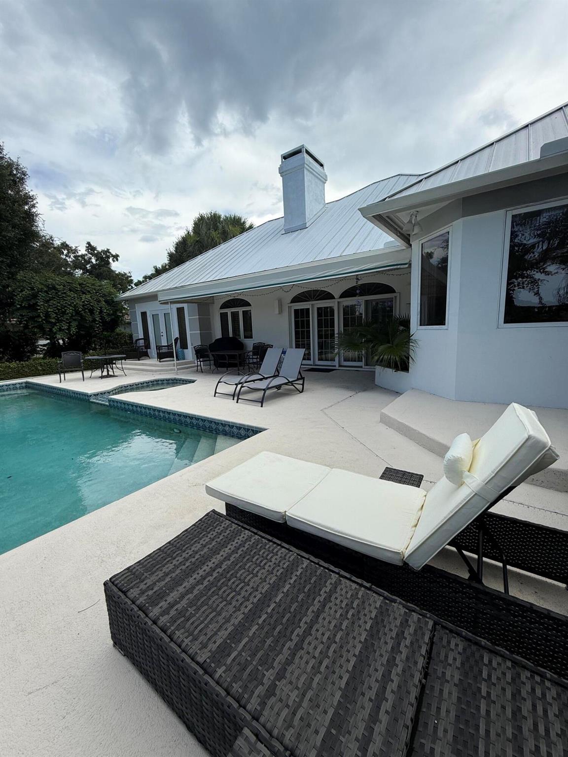 4381 SW Parkgate Boulevard