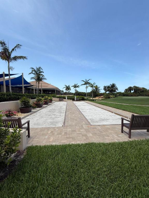 4381 SW Parkgate Boulevard