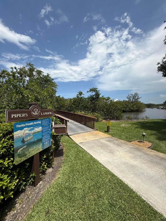 4381 SW Parkgate Boulevard