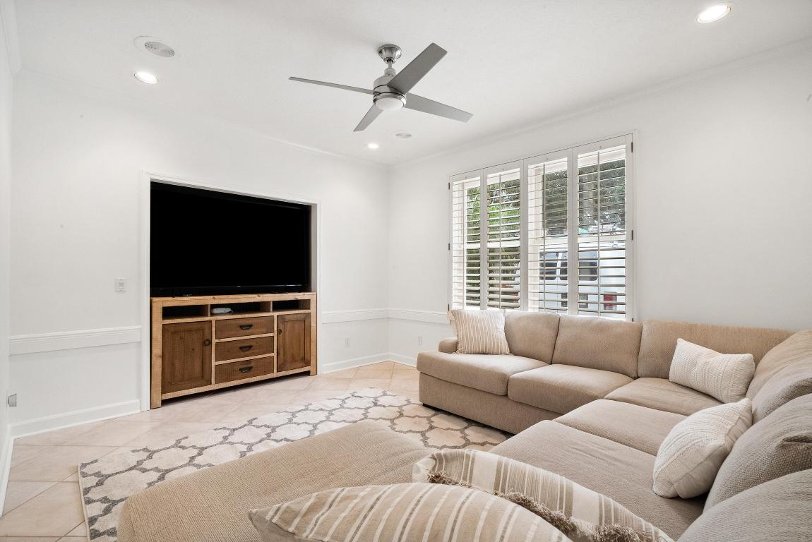 4381 SW Parkgate Boulevard