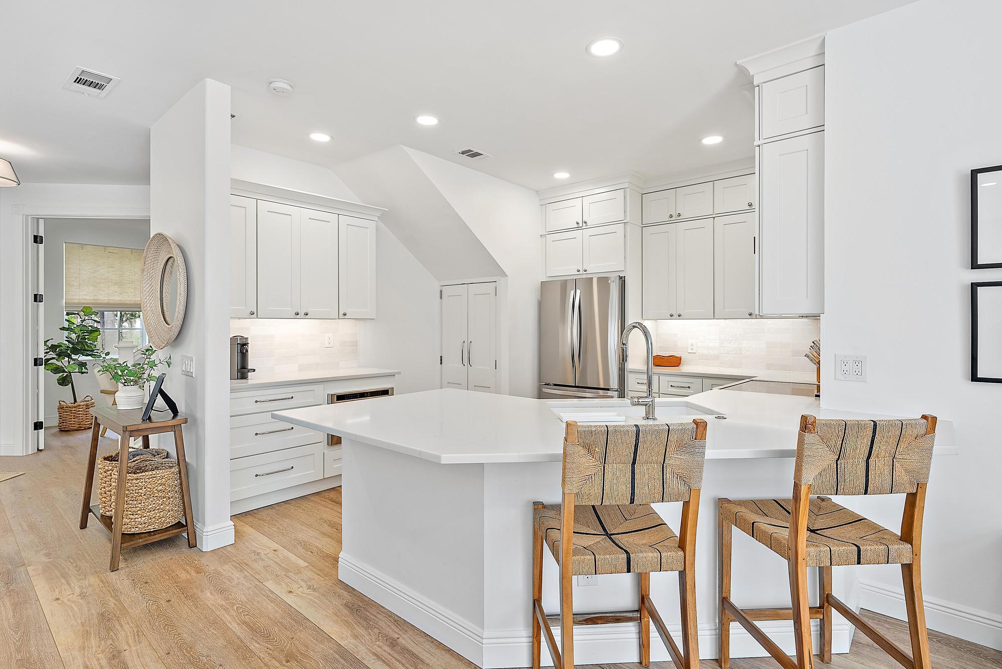 121 Newhaven Boulevard