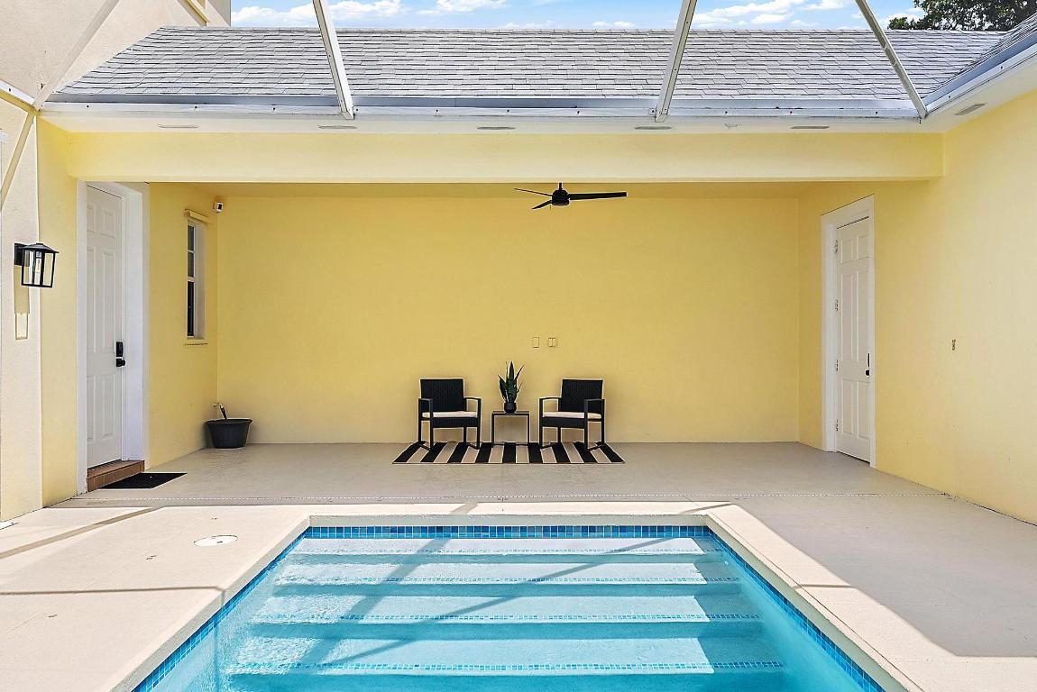 121 Newhaven Boulevard