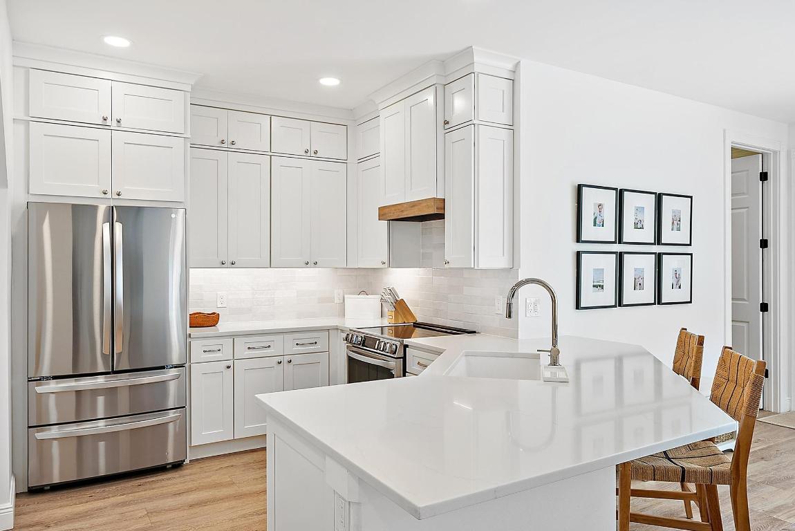 121 Newhaven Boulevard