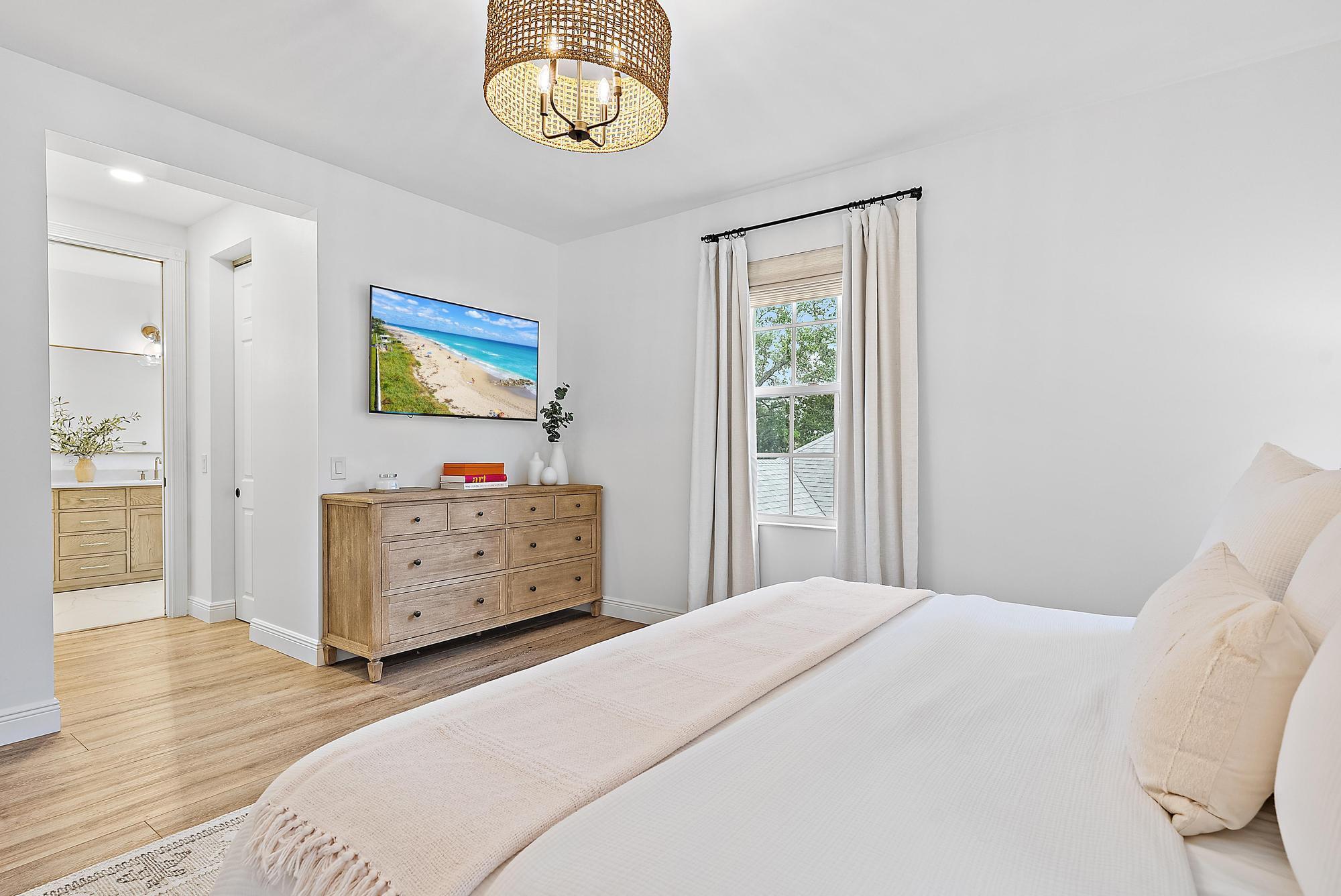 121 Newhaven Boulevard