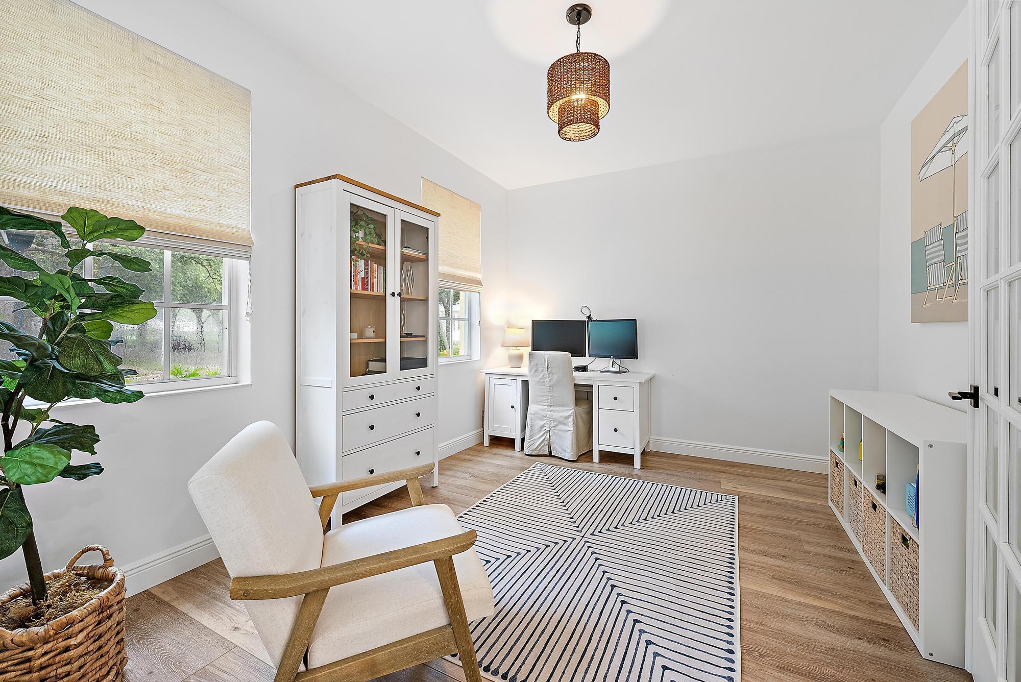 121 Newhaven Boulevard