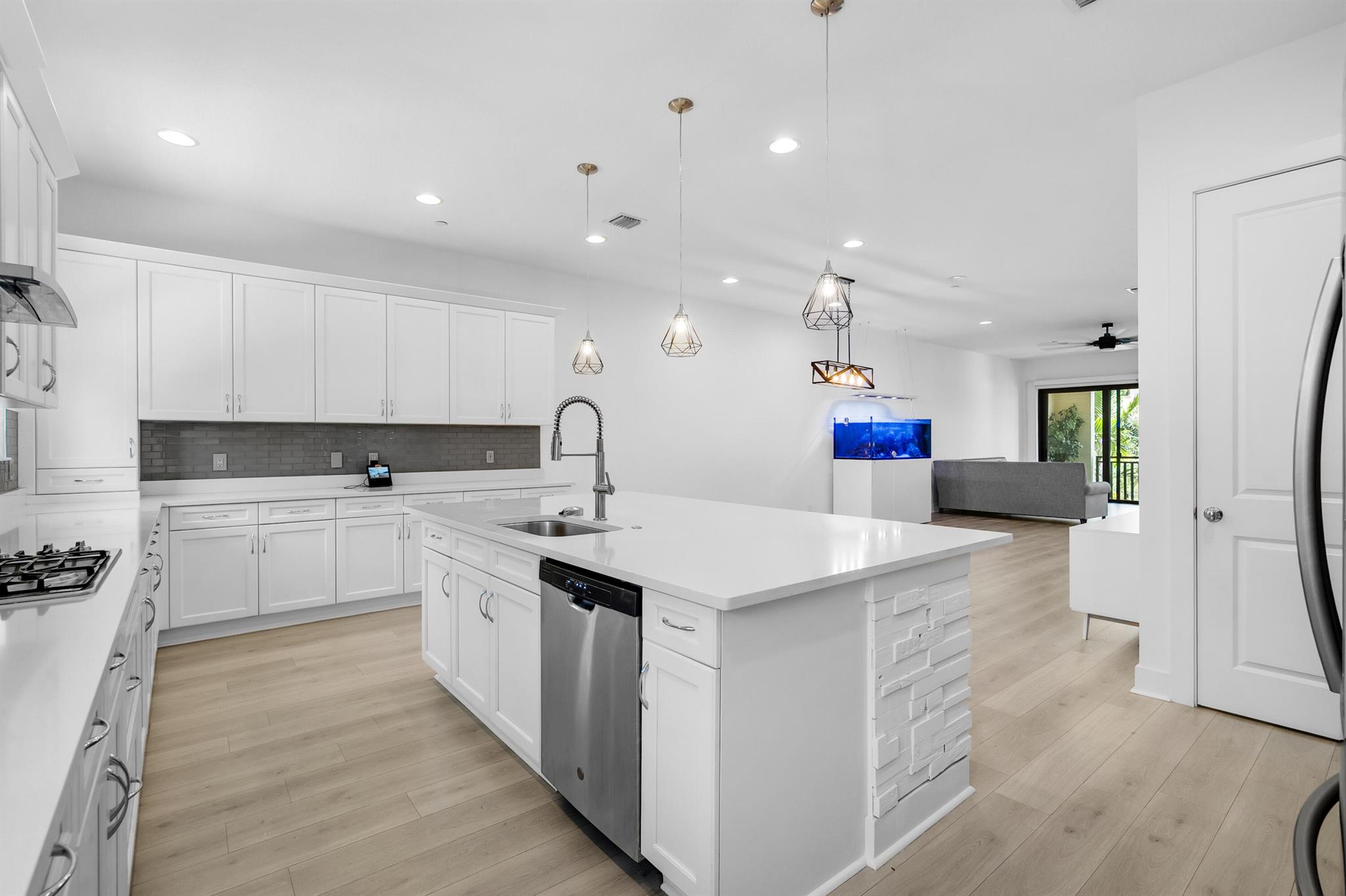 5166 Beckman Ter Terrace
