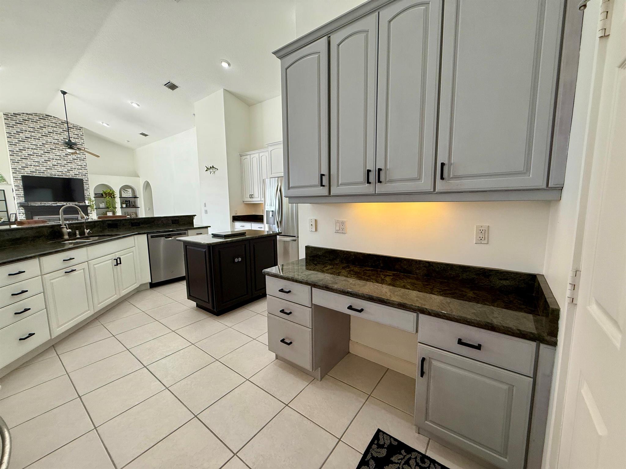 1043 SW Pigeon Plum Way