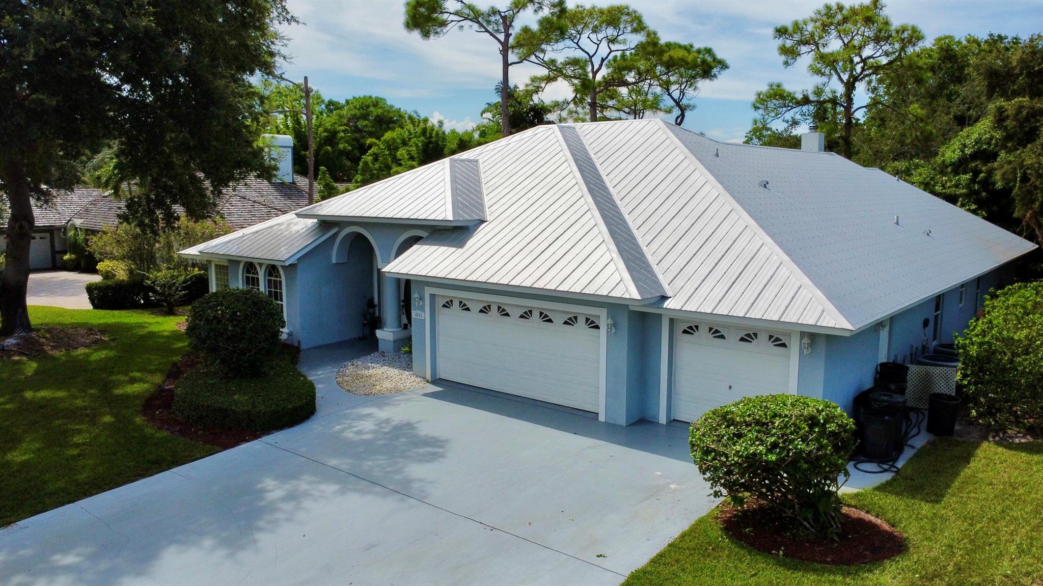 1043 SW Pigeon Plum Way