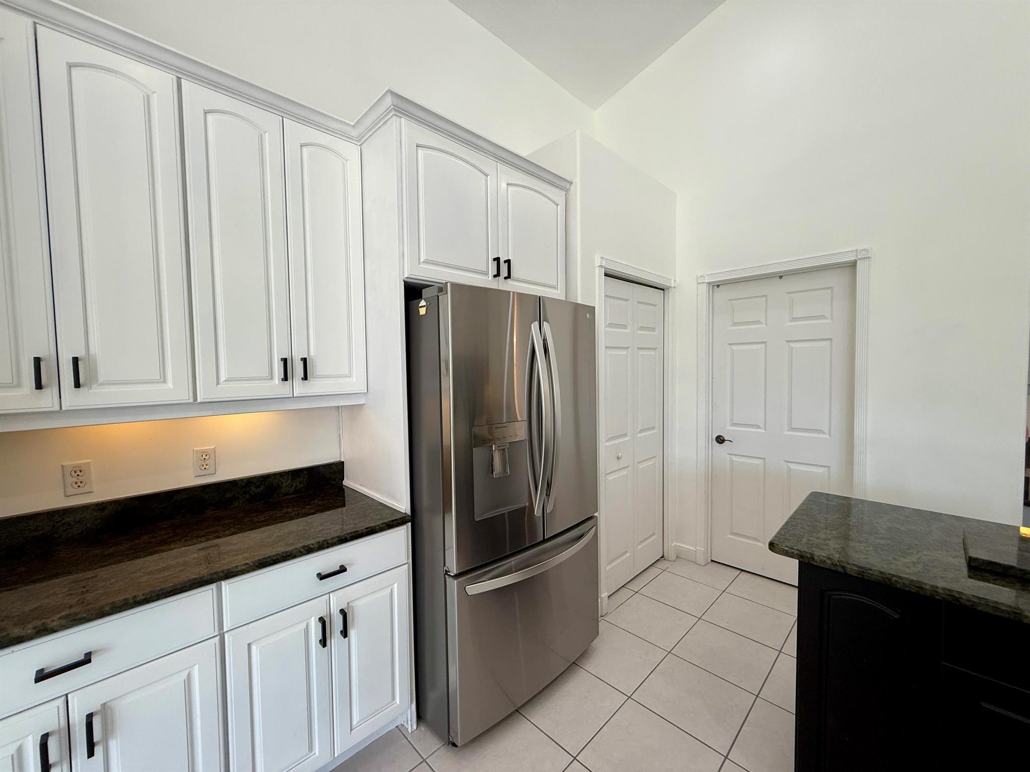 1043 SW Pigeon Plum Way