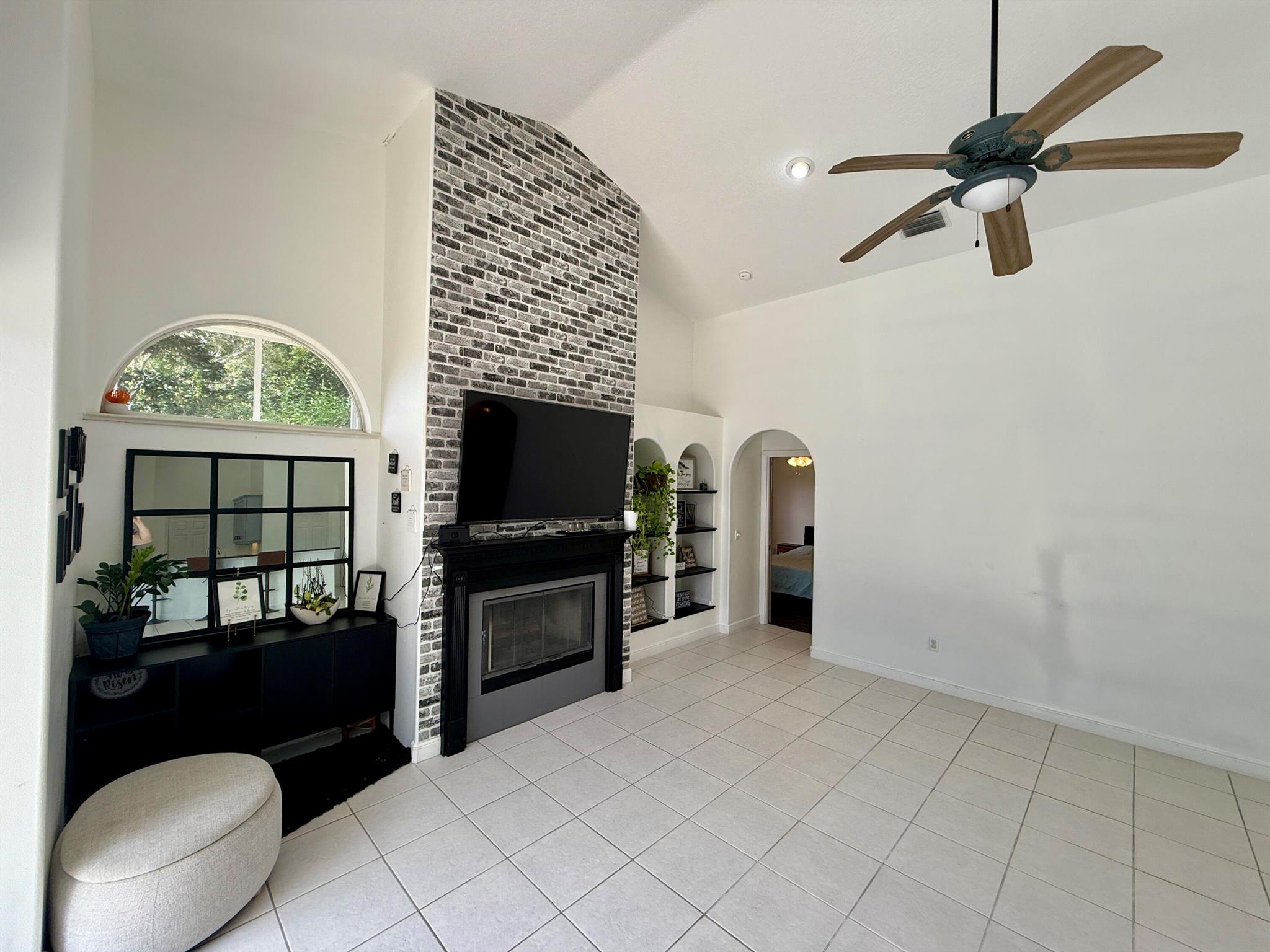 1043 SW Pigeon Plum Way