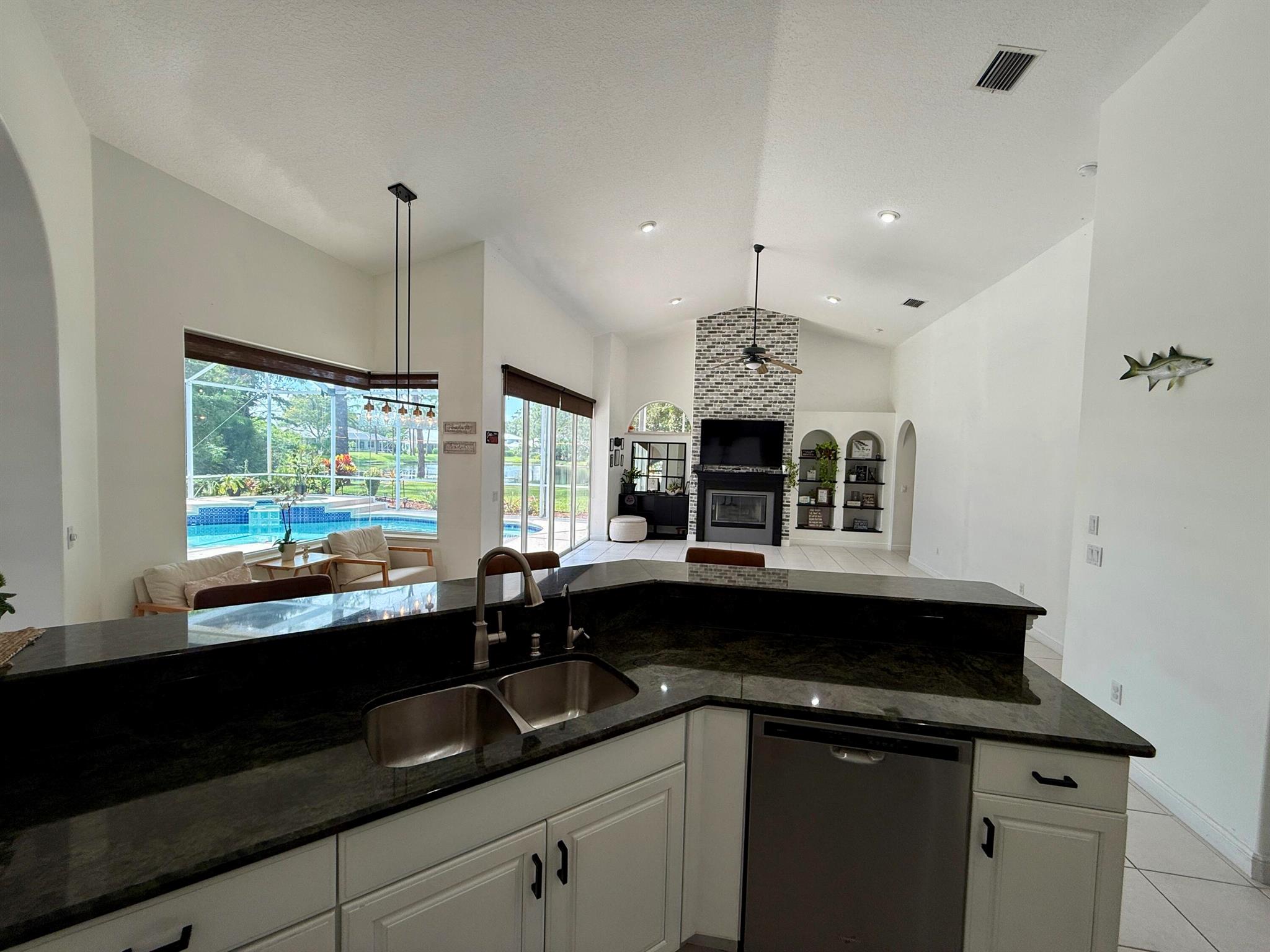1043 SW Pigeon Plum Way