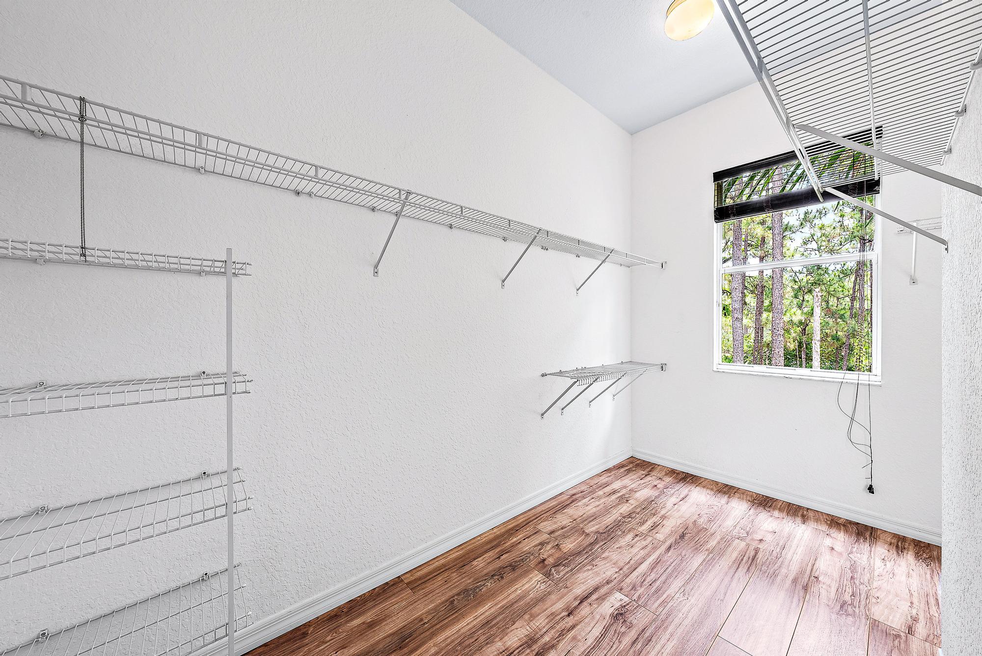 4981 Bonsai 105 Circle 105