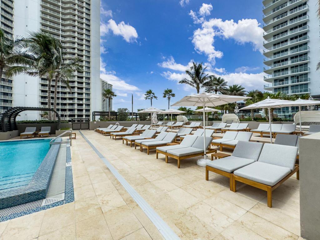 3100 N Ocean Drive 1210 H