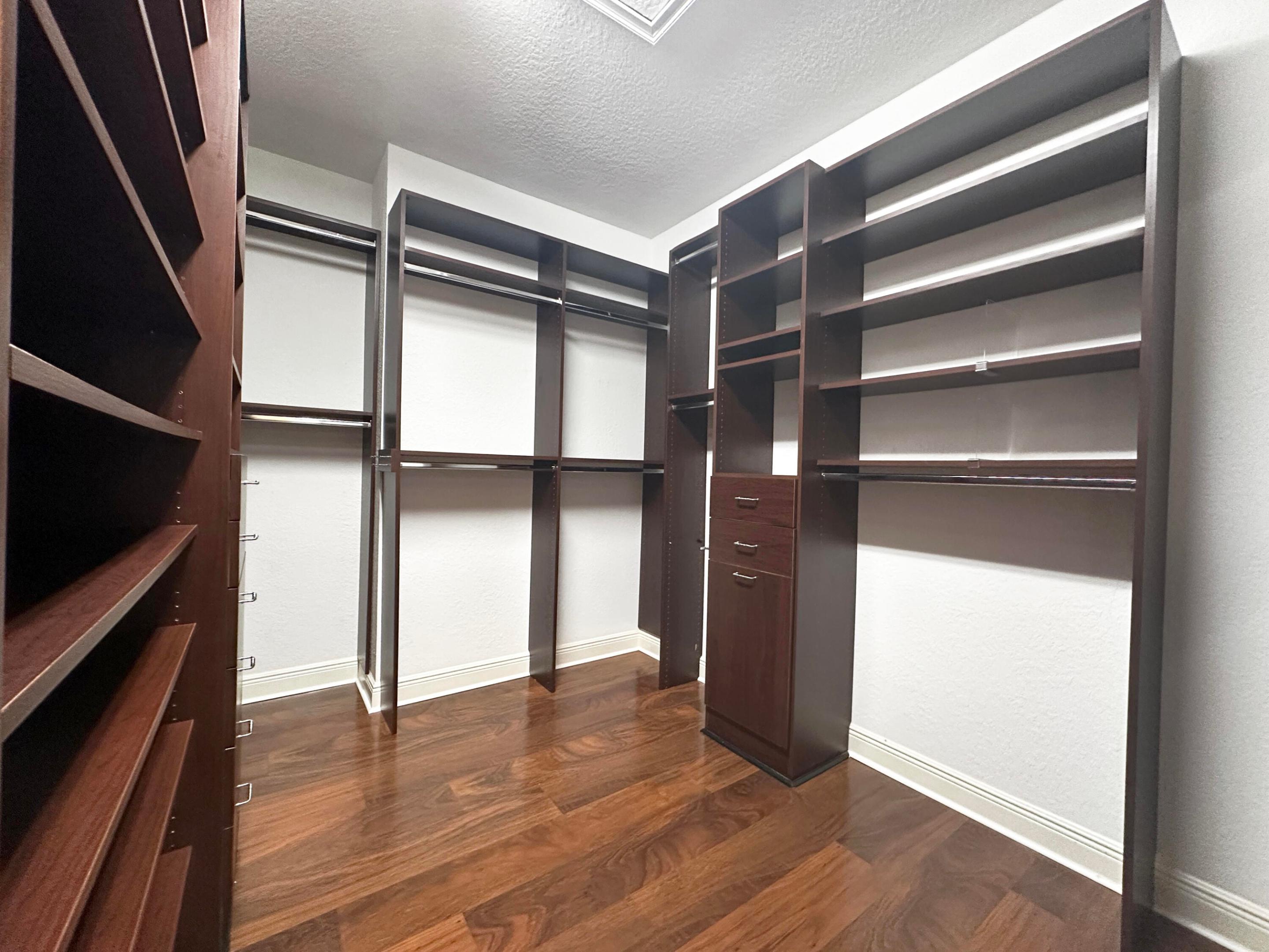 5103 Artesa Way W