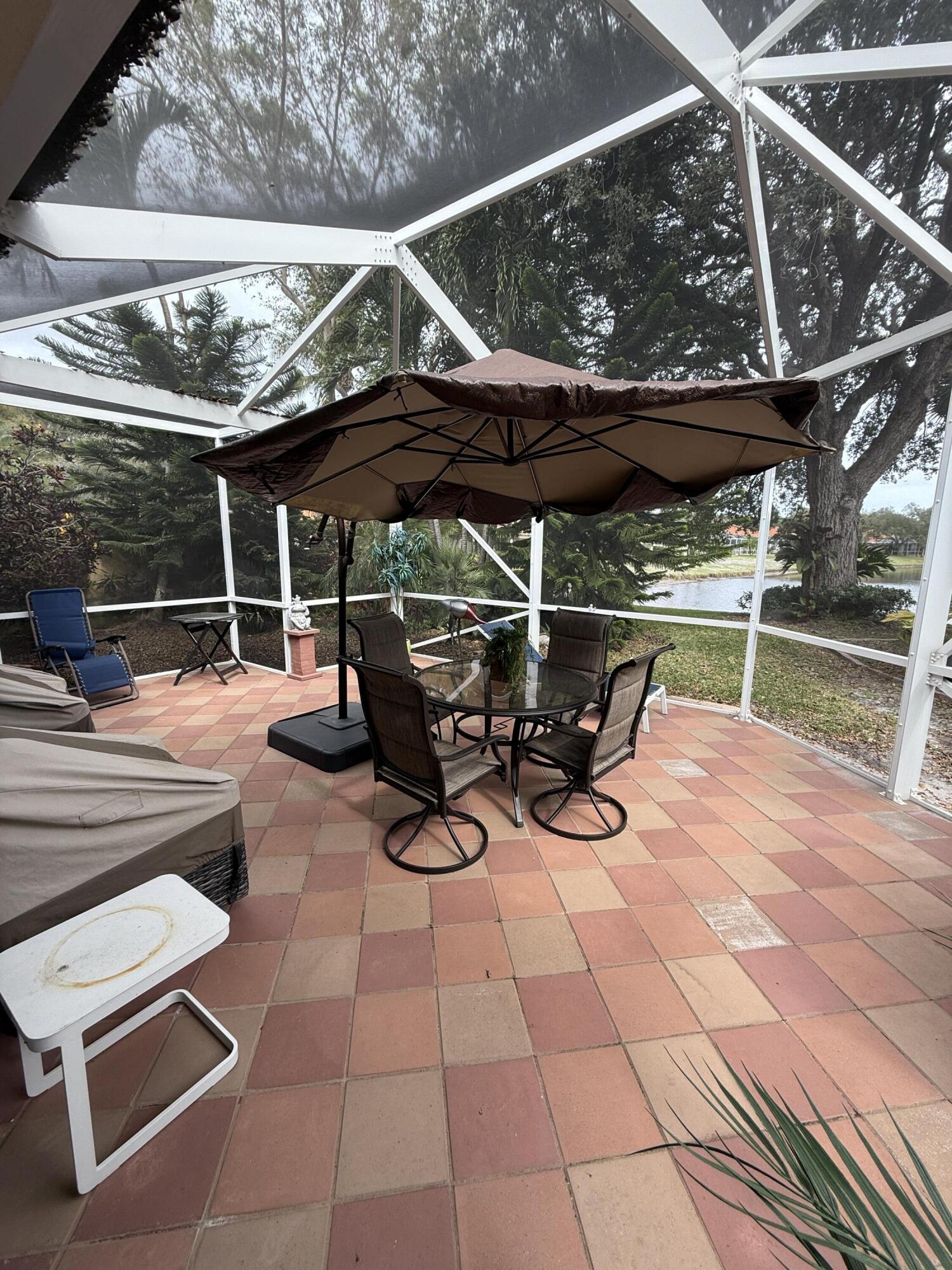 222 E Tall Oaks Circle
