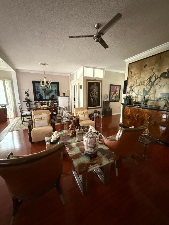 222 E Tall Oaks Circle