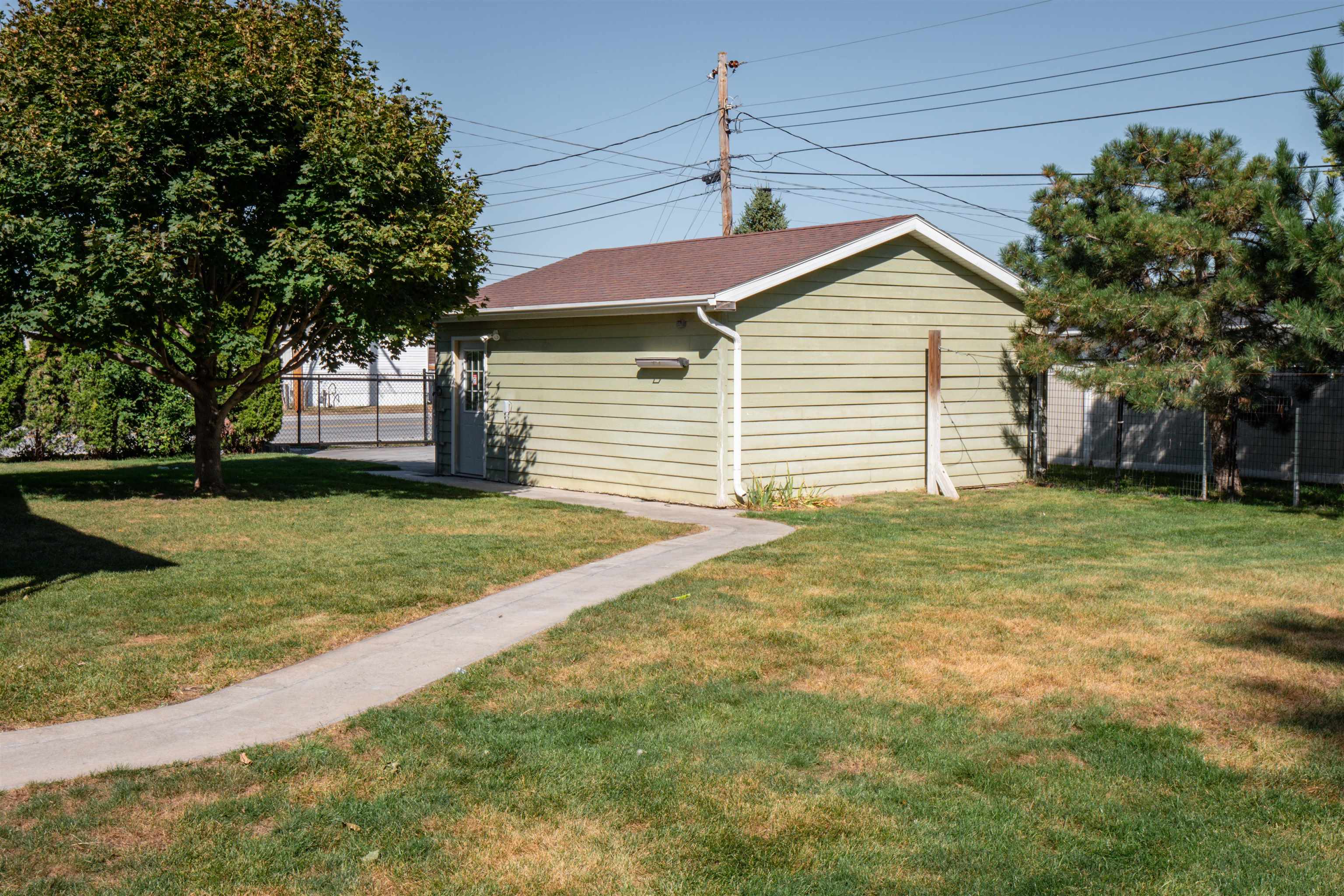 1021 C Ave.