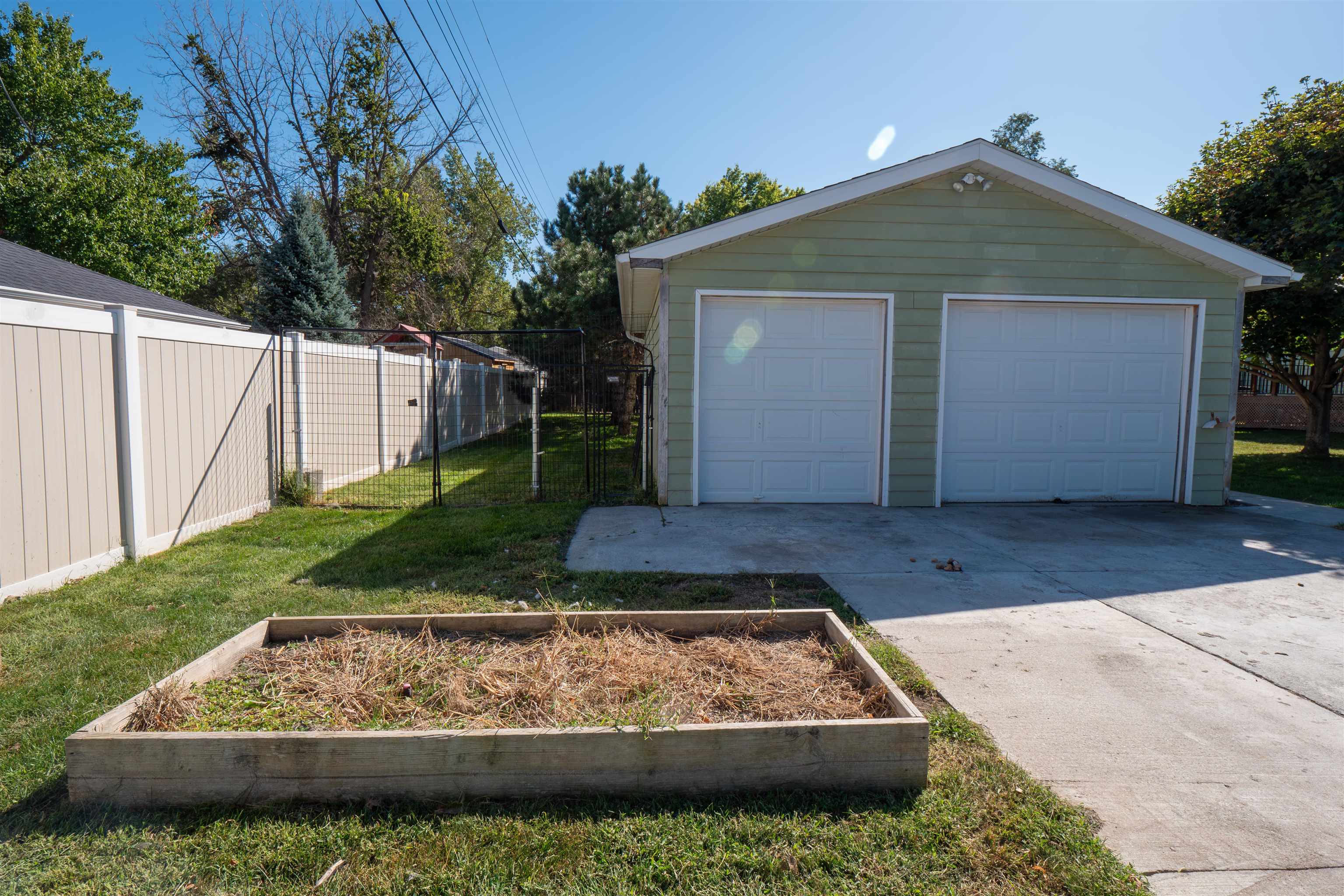 1021 C Ave.