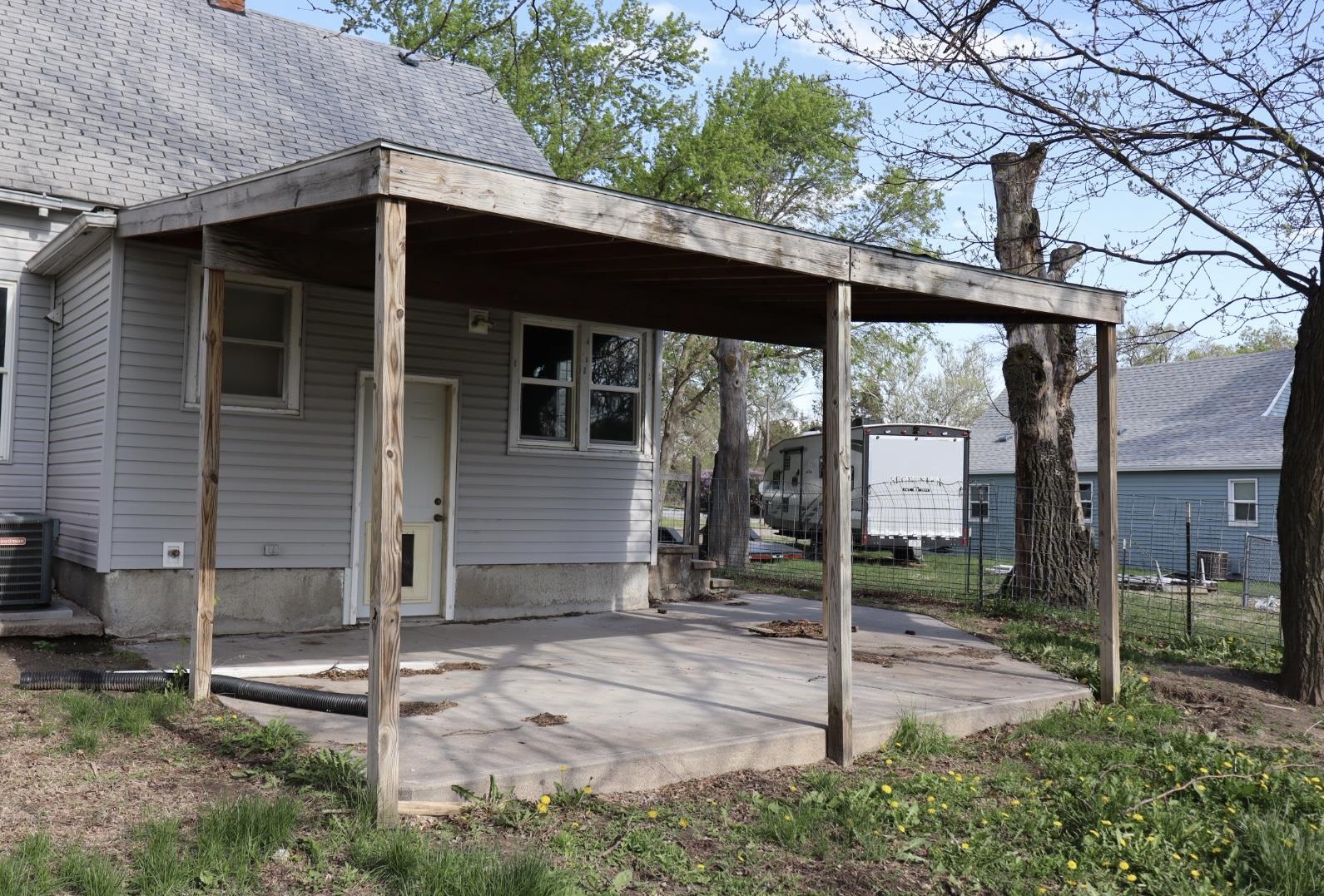423 N 4th Street