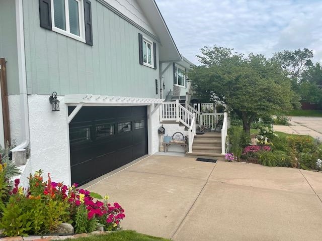307 W 36th Drive