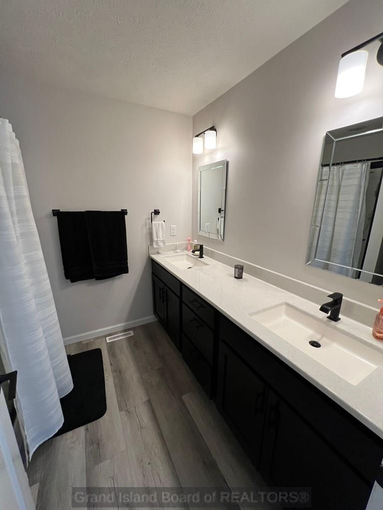 4346 Leon Circle