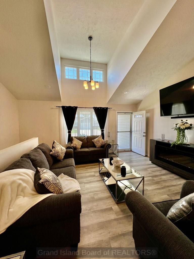 4346 Leon Circle