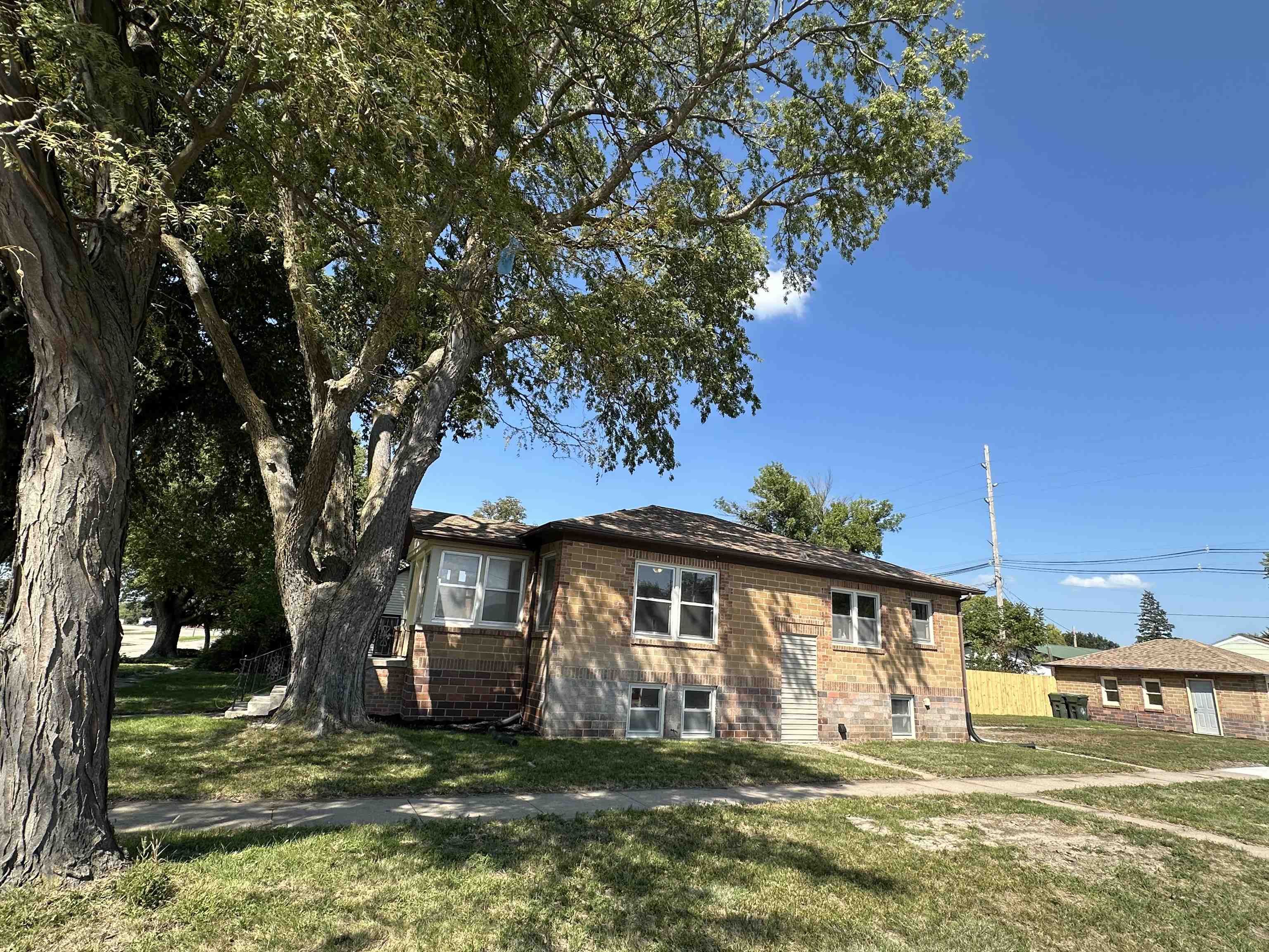 710 N Minden Avenue