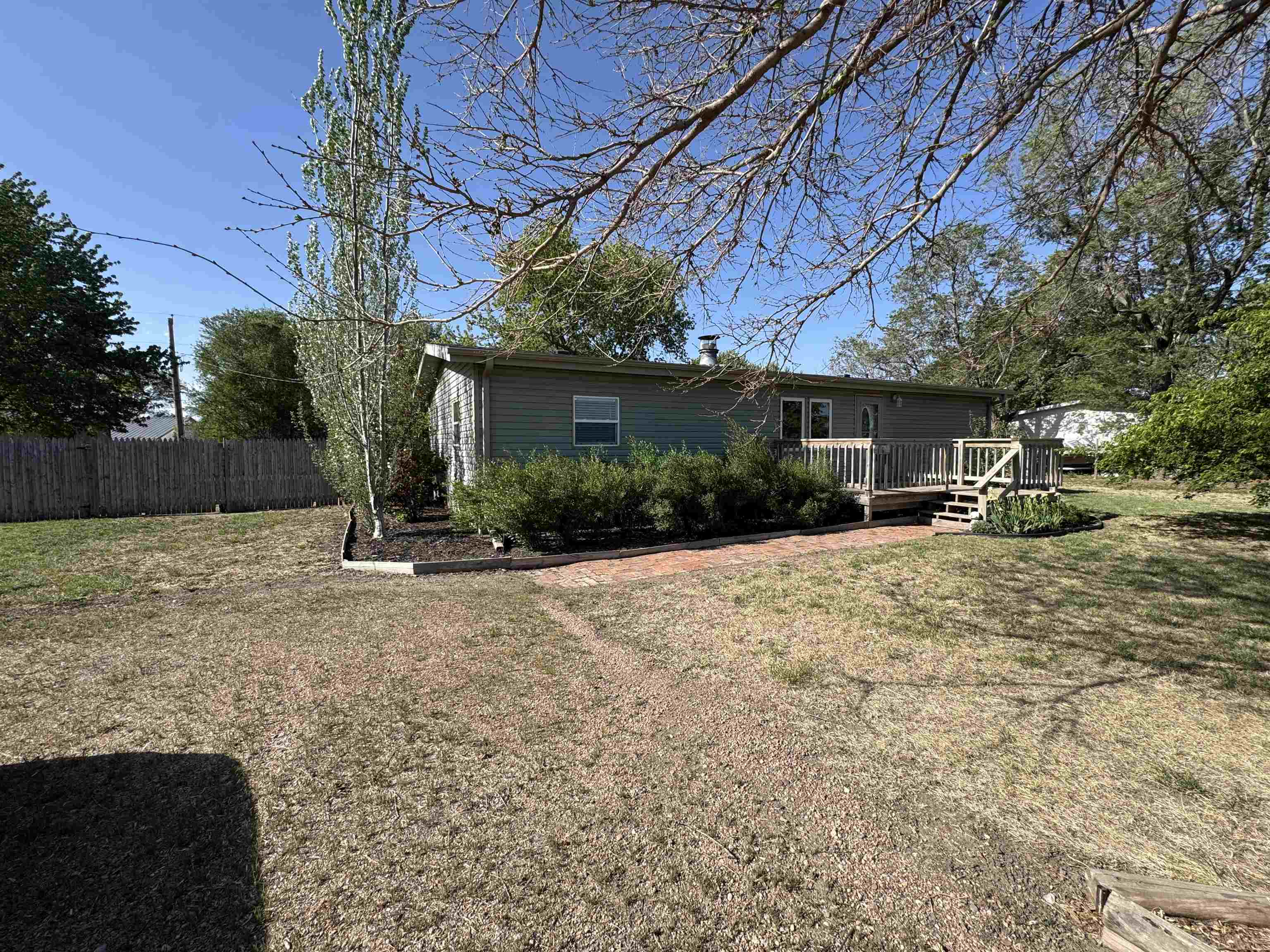 16 N Rushmore Drive