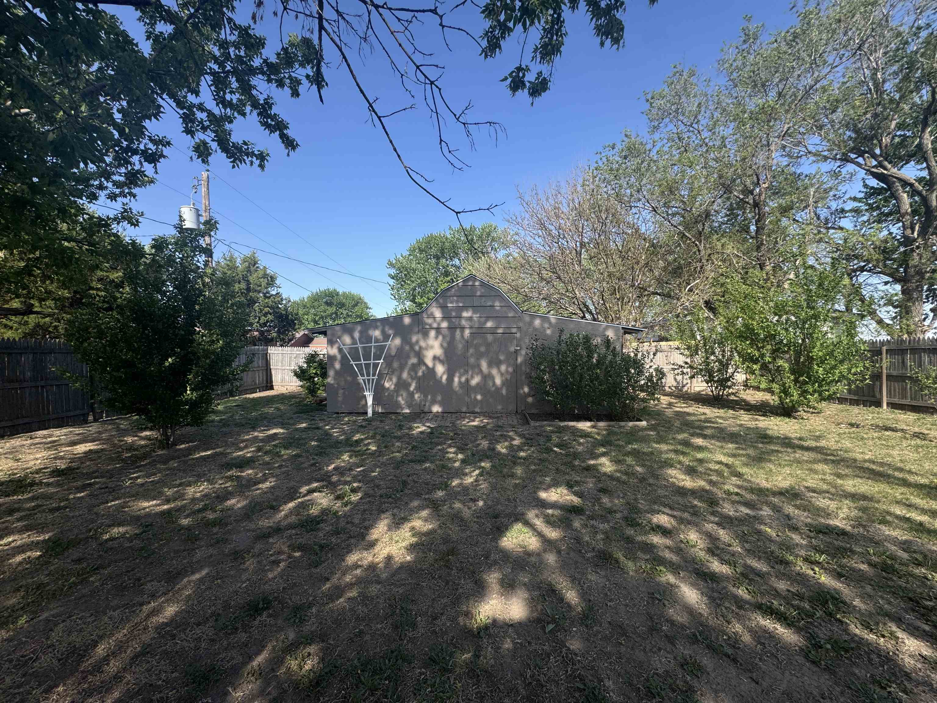 16 N Rushmore Drive