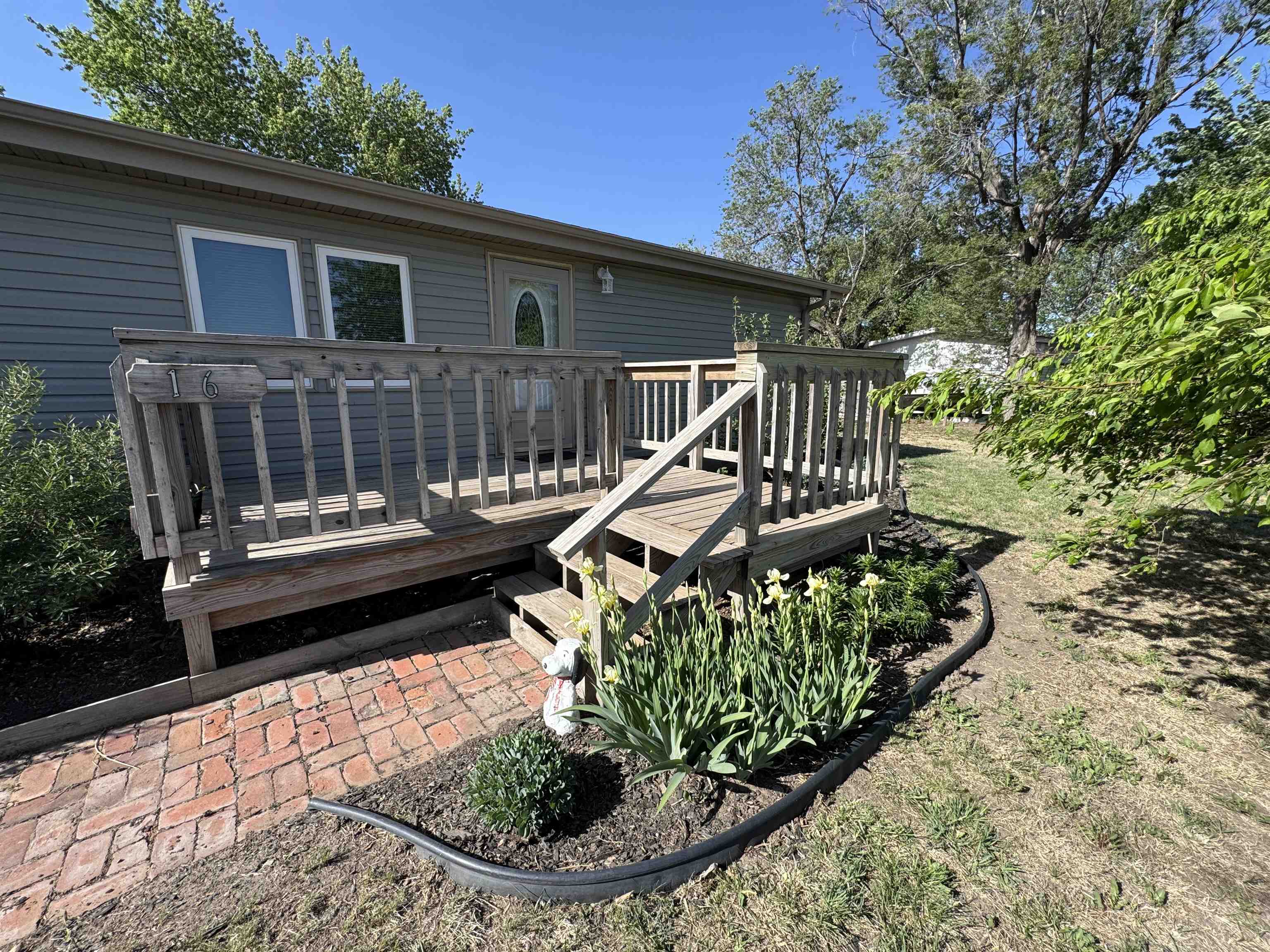 16 N Rushmore Drive