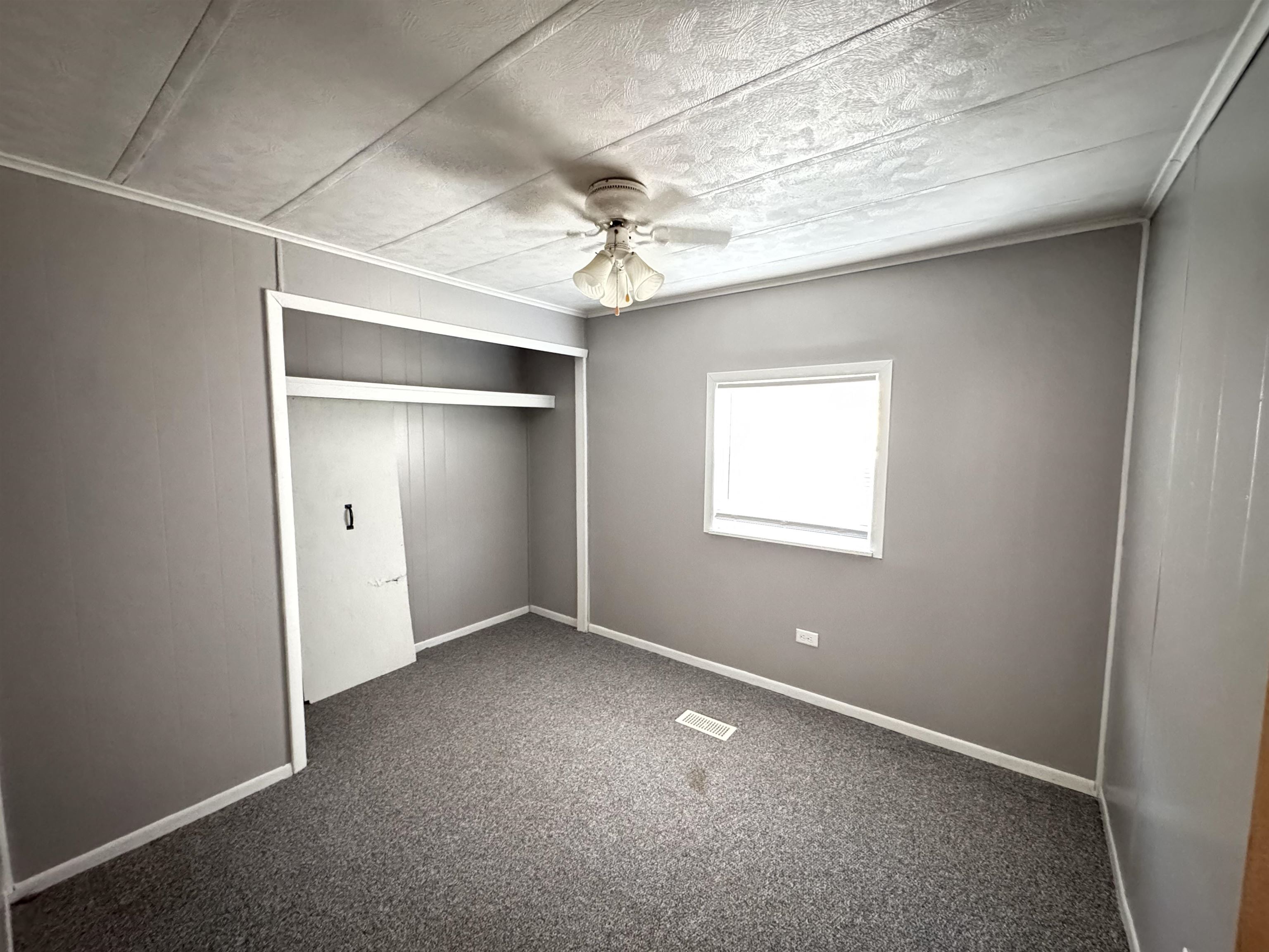 16 N Rushmore Drive