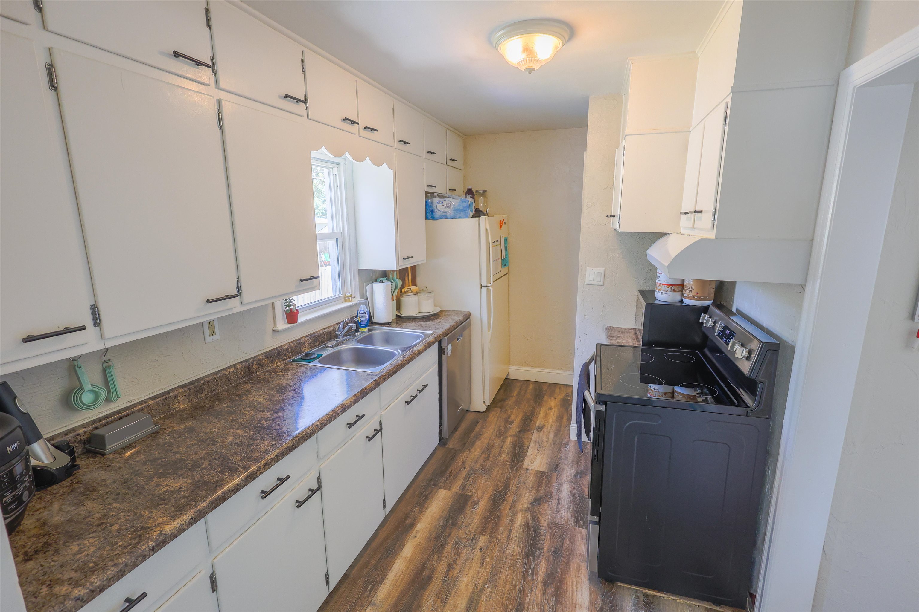 206 E 28th St.