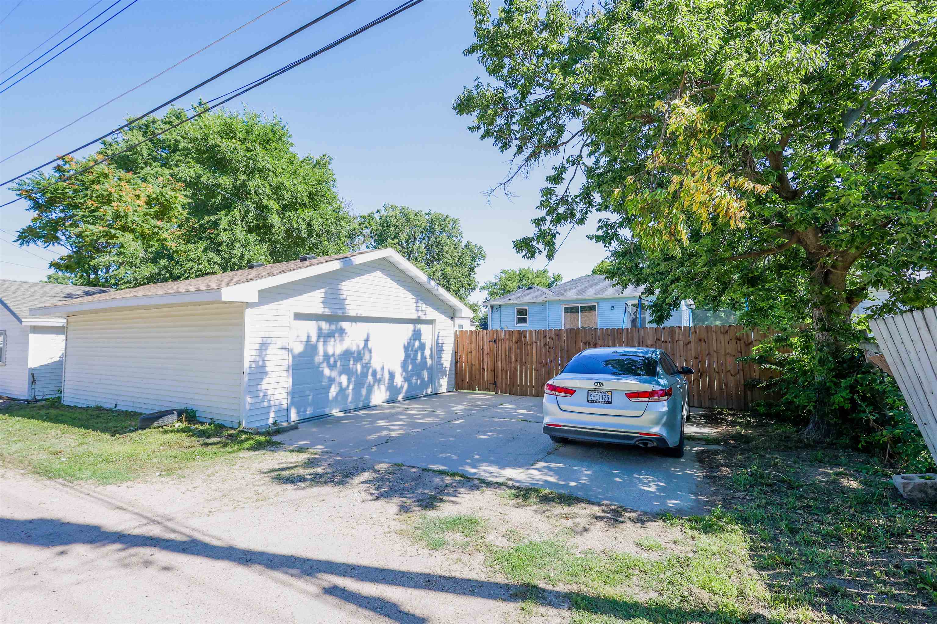 206 E 28th St.