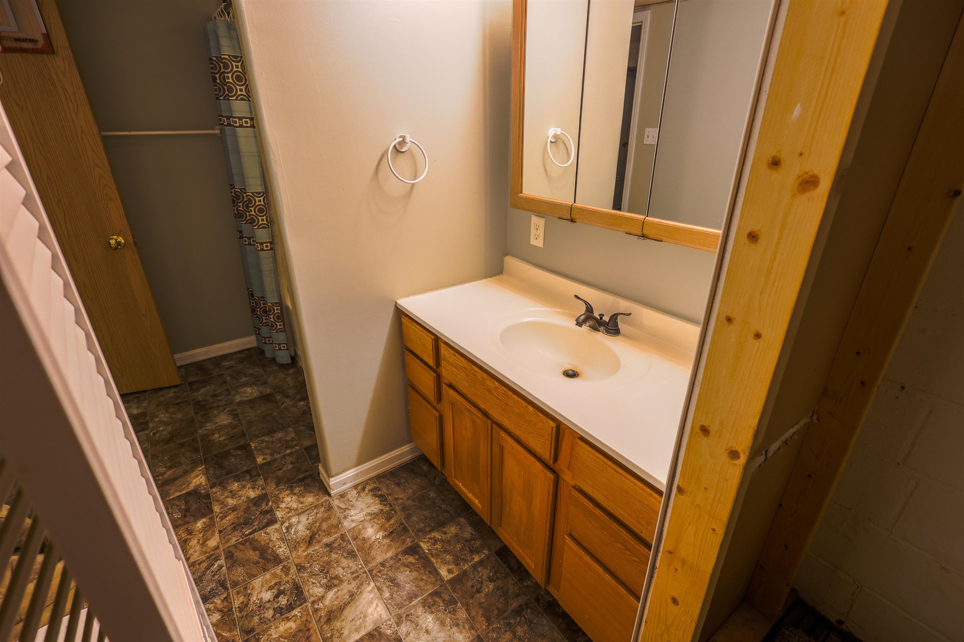 206 E 28th St.