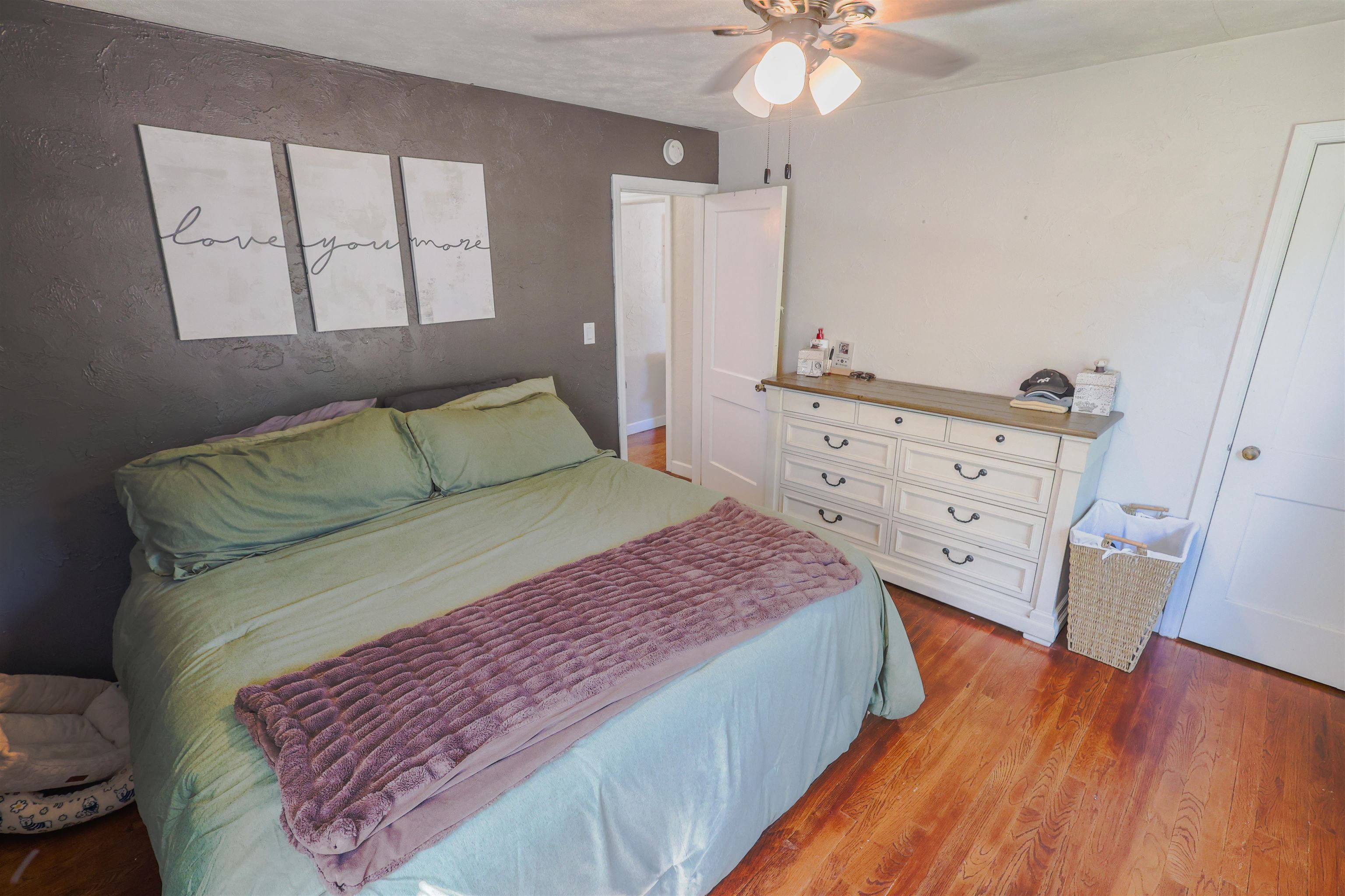 206 E 28th St.