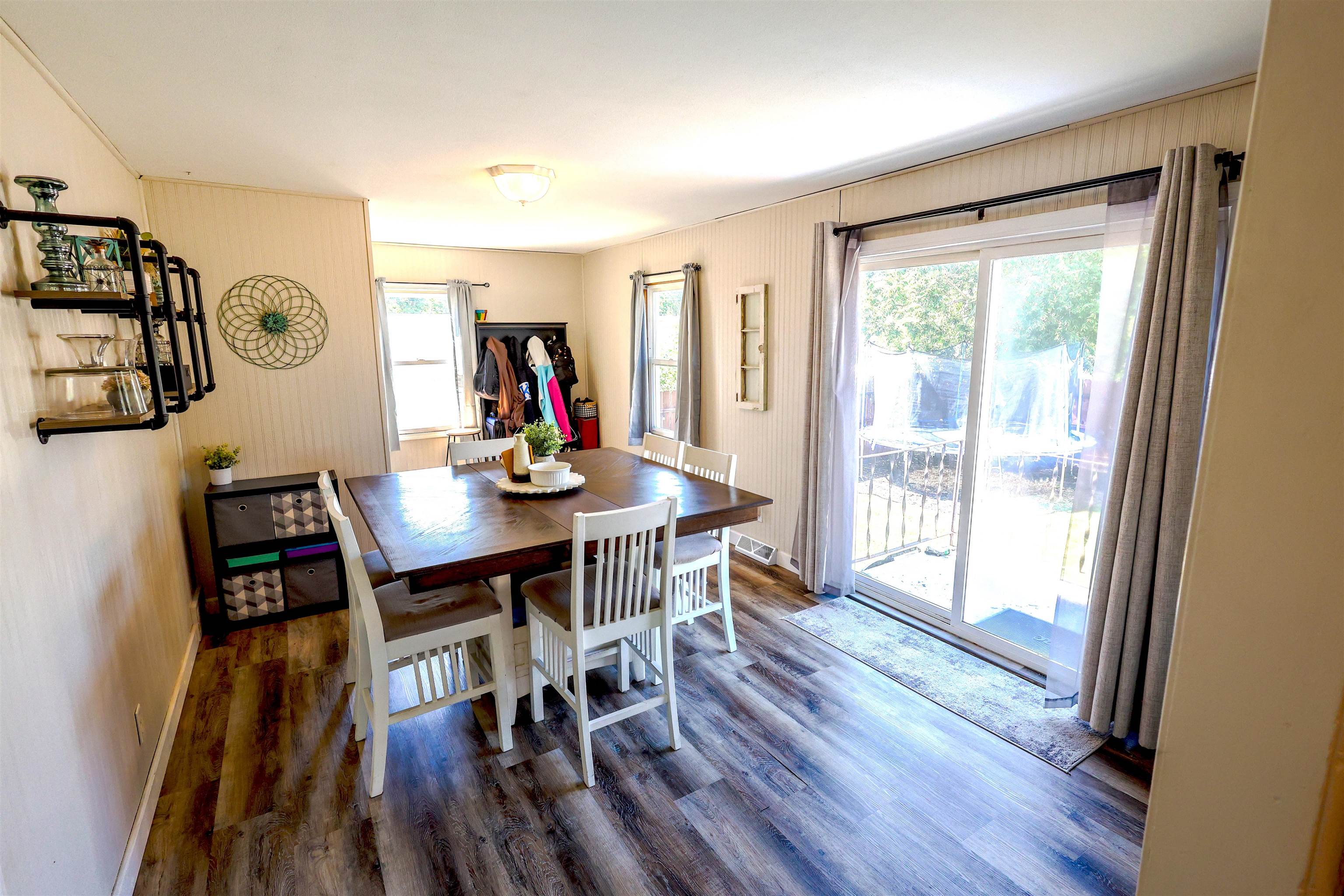 206 E 28th St.
