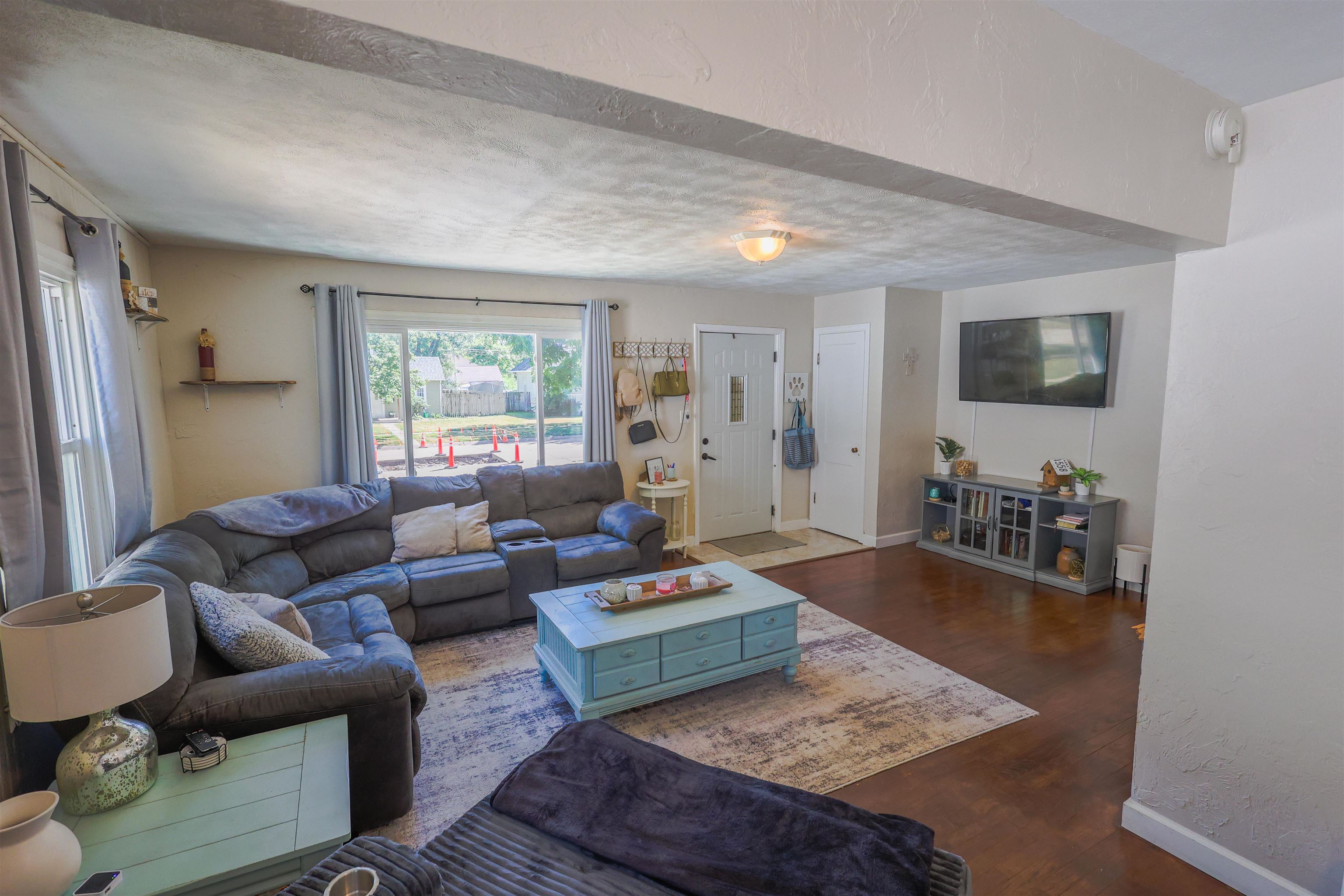 206 E 28th St.