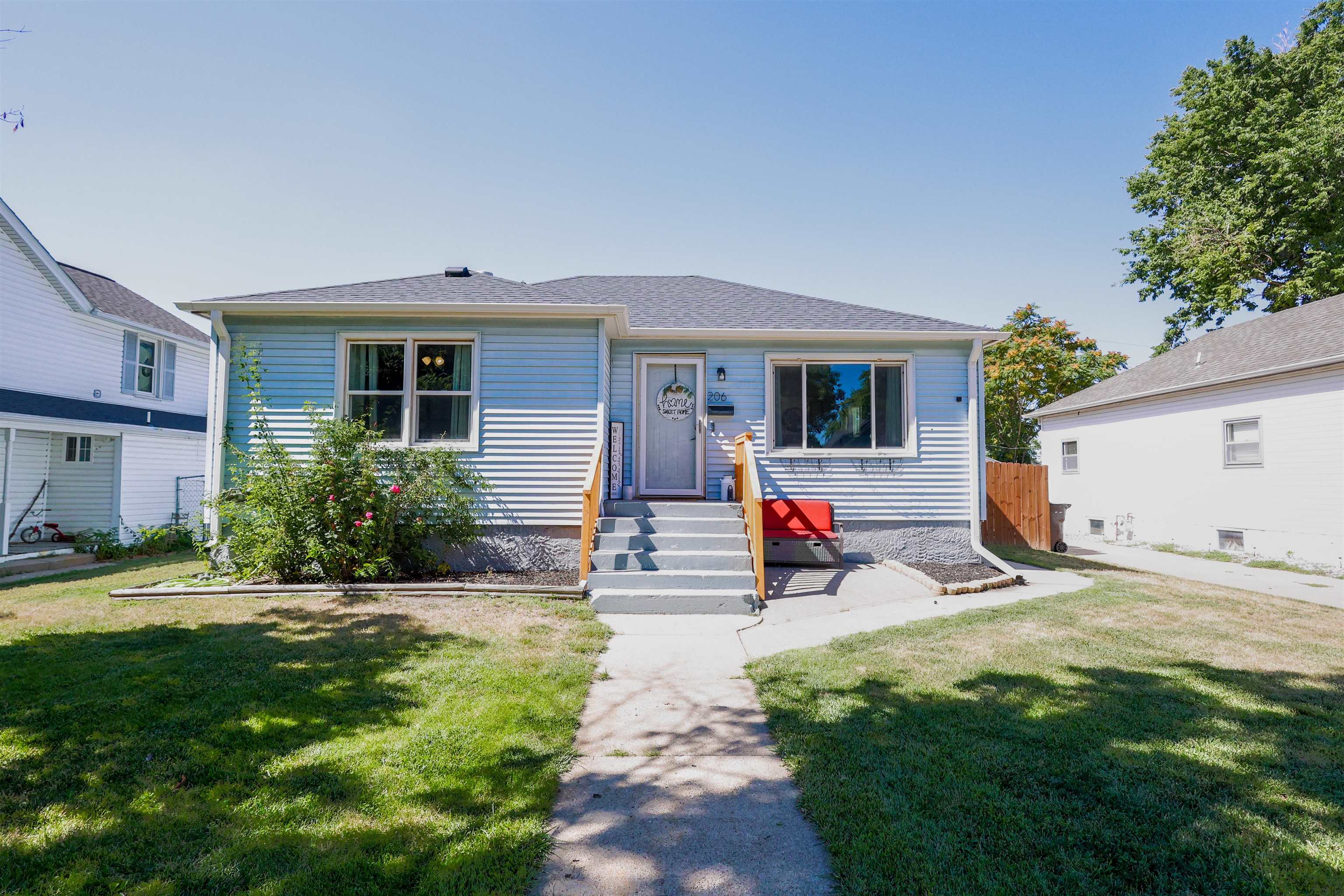 206 E 28th St.