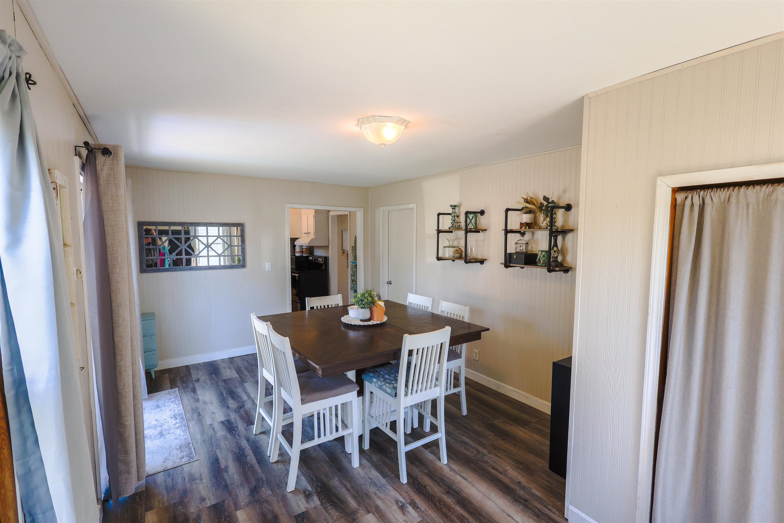 206 E 28th St.