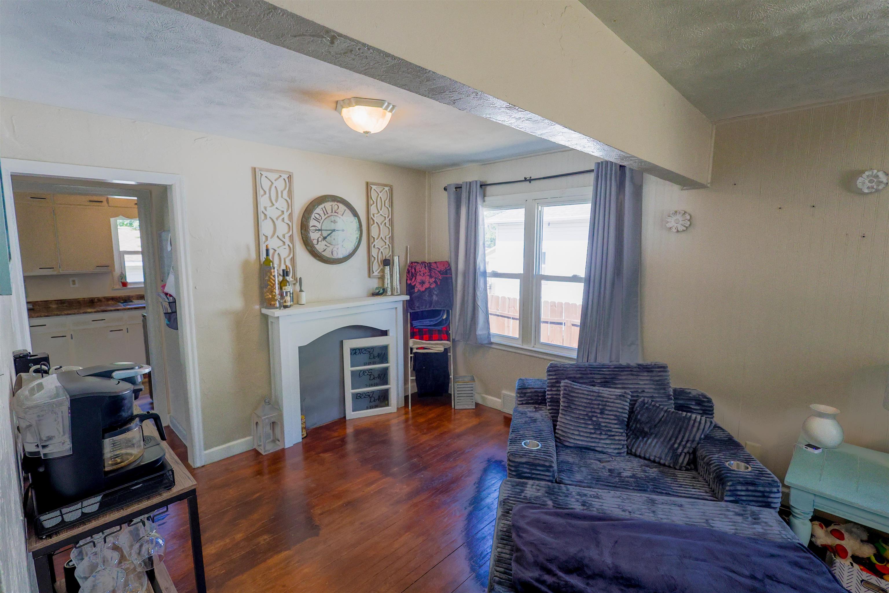 206 E 28th St.