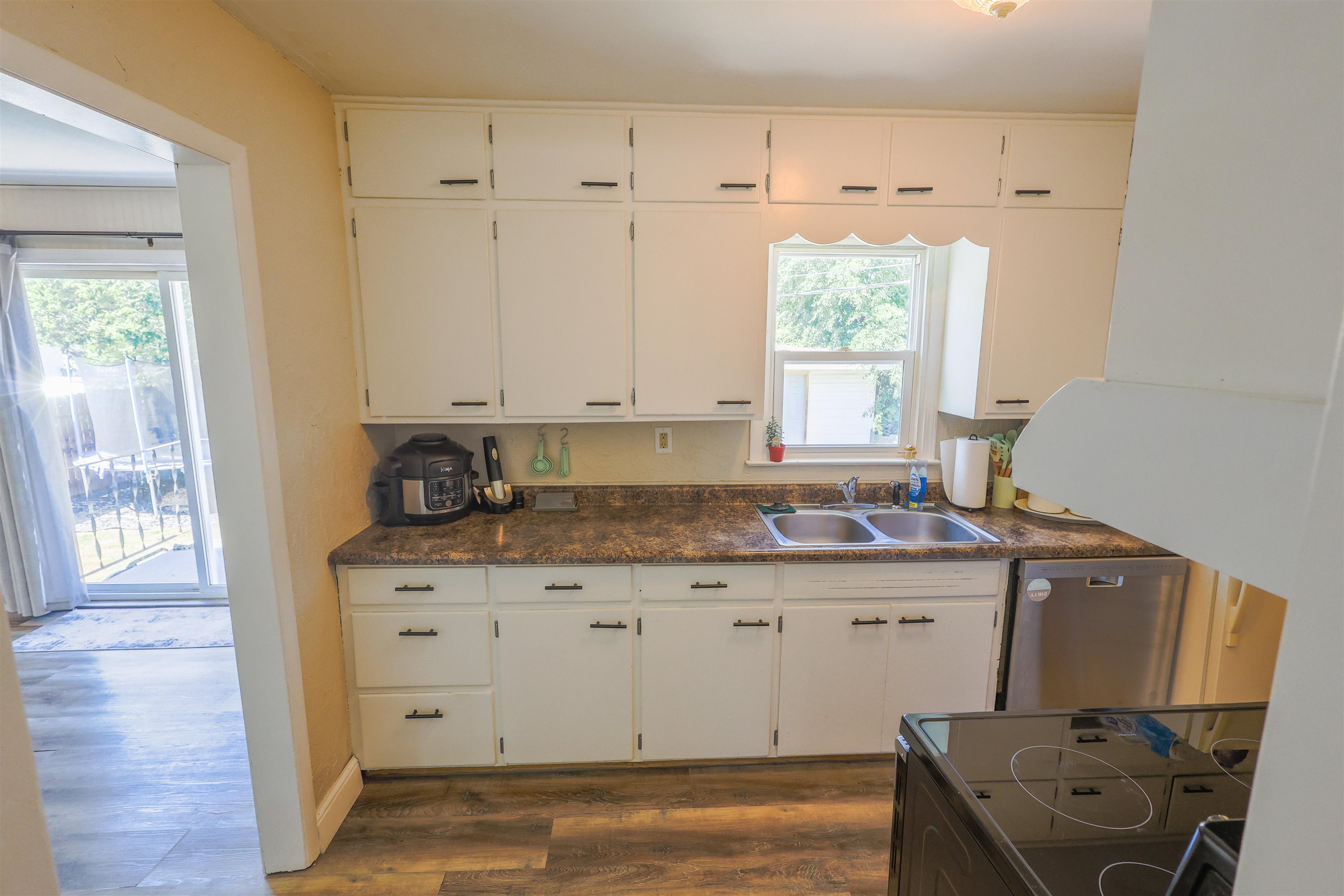 206 E 28th St.