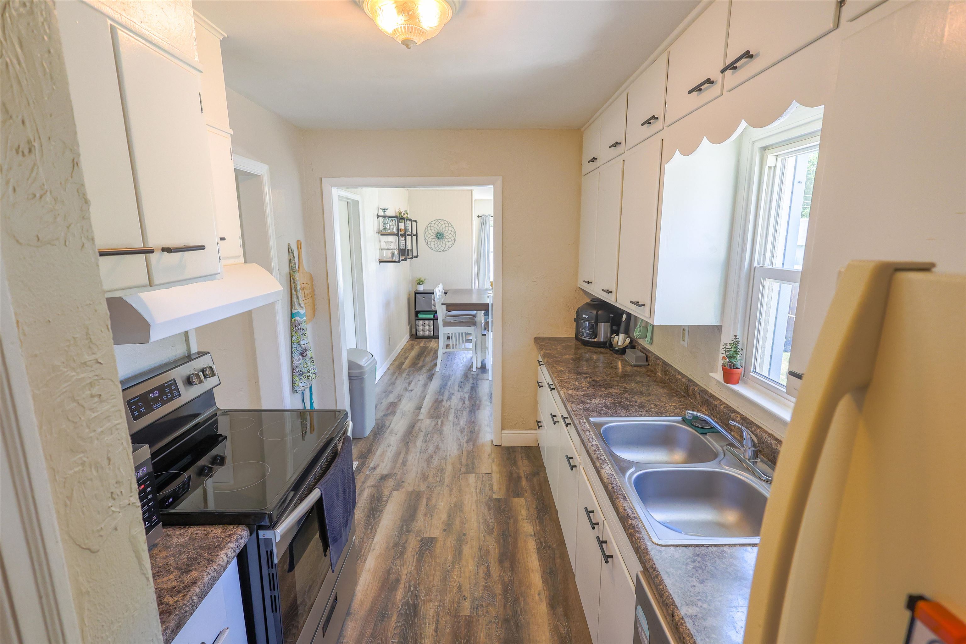 206 E 28th St.