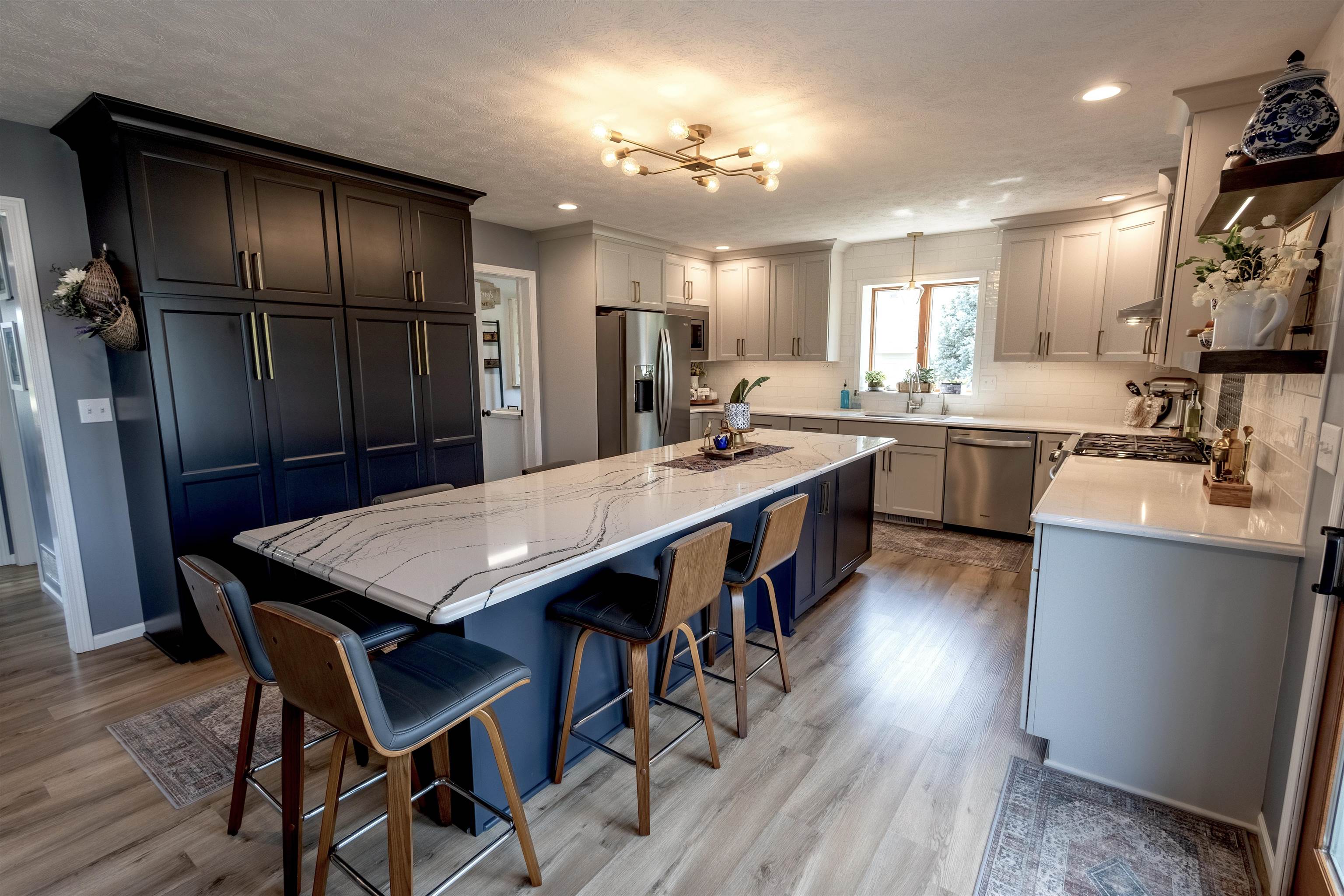 2607 W 43rd Street
