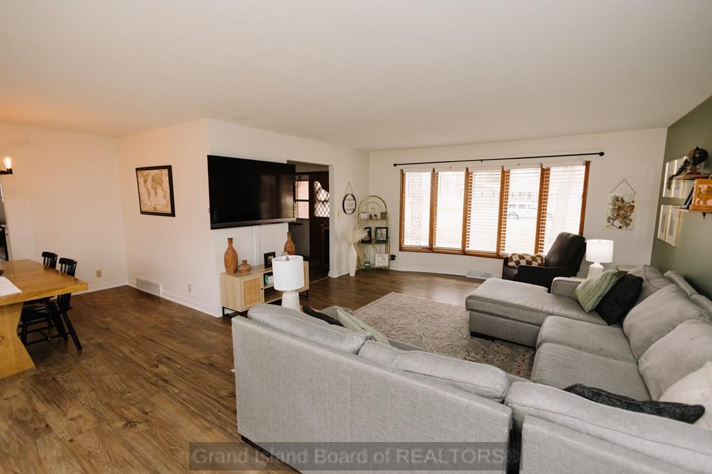1720 Spring Road