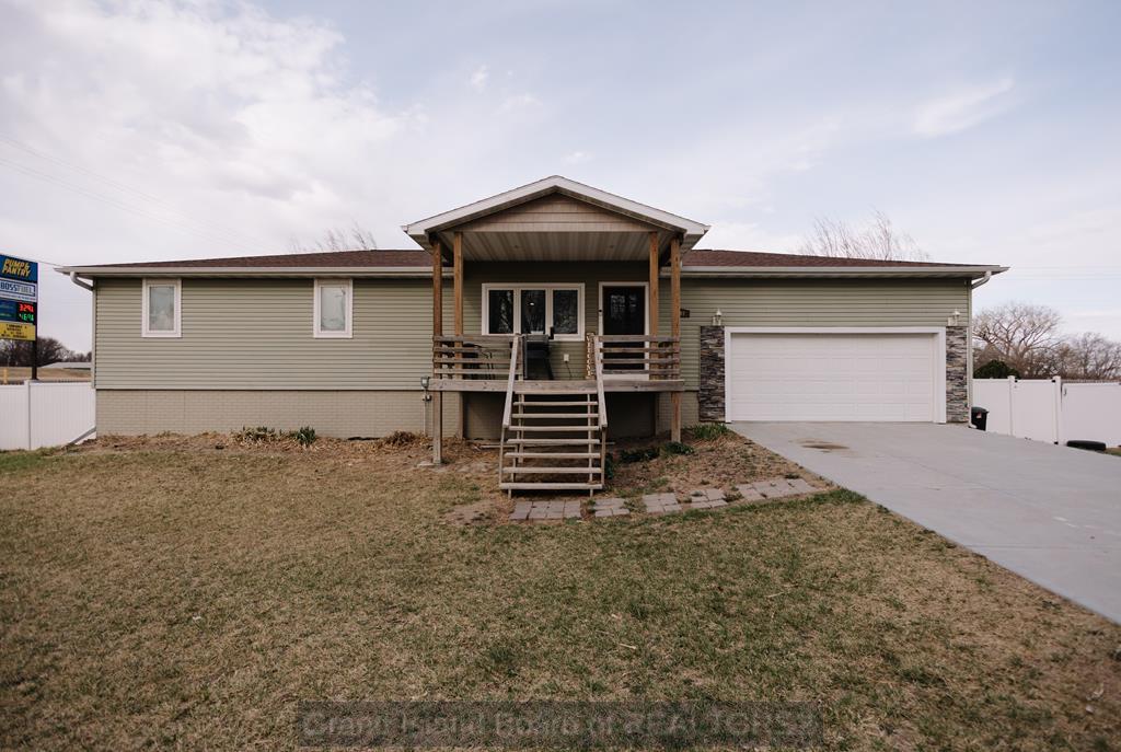 807 Country Acres Lane, St. Libory