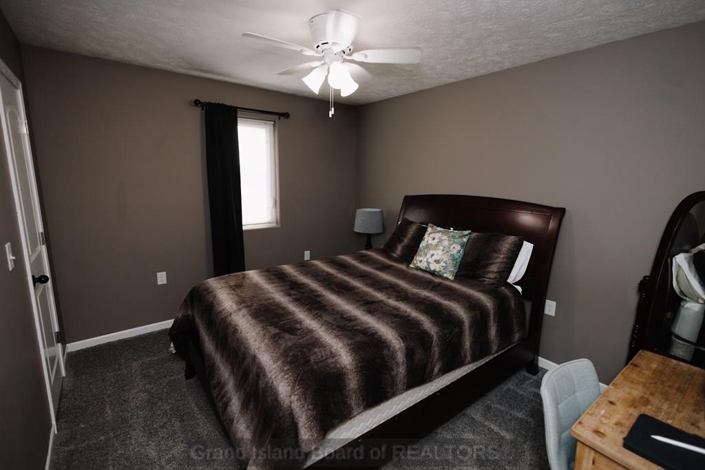 807 Country Acres Lane, St. Libory