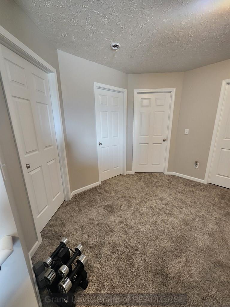 2612 Market Lane
