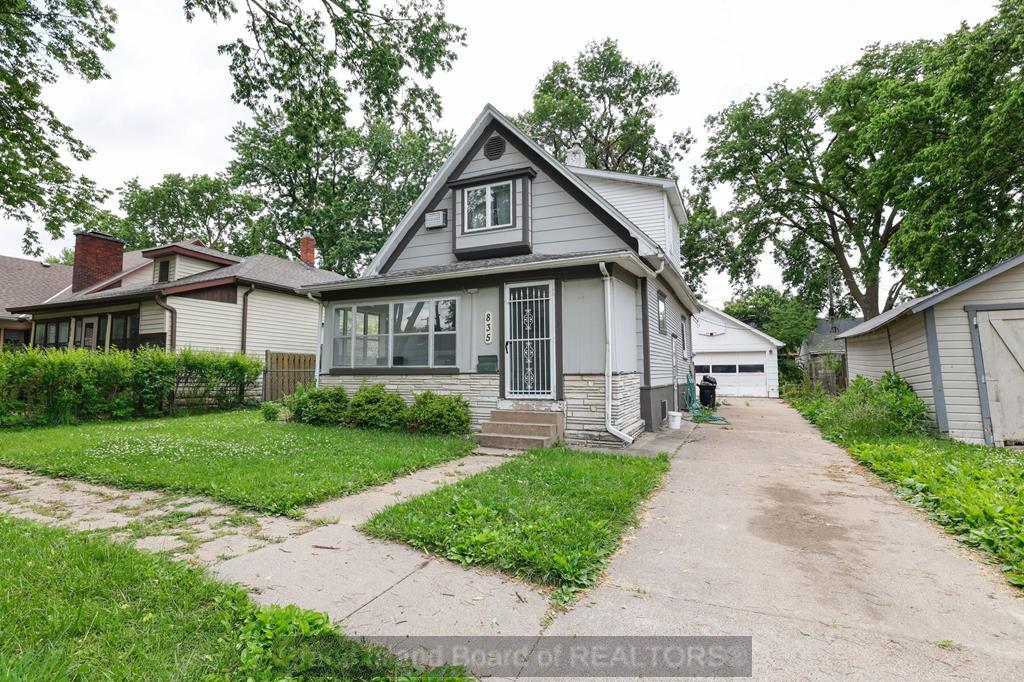 835 N Cedar Avenue